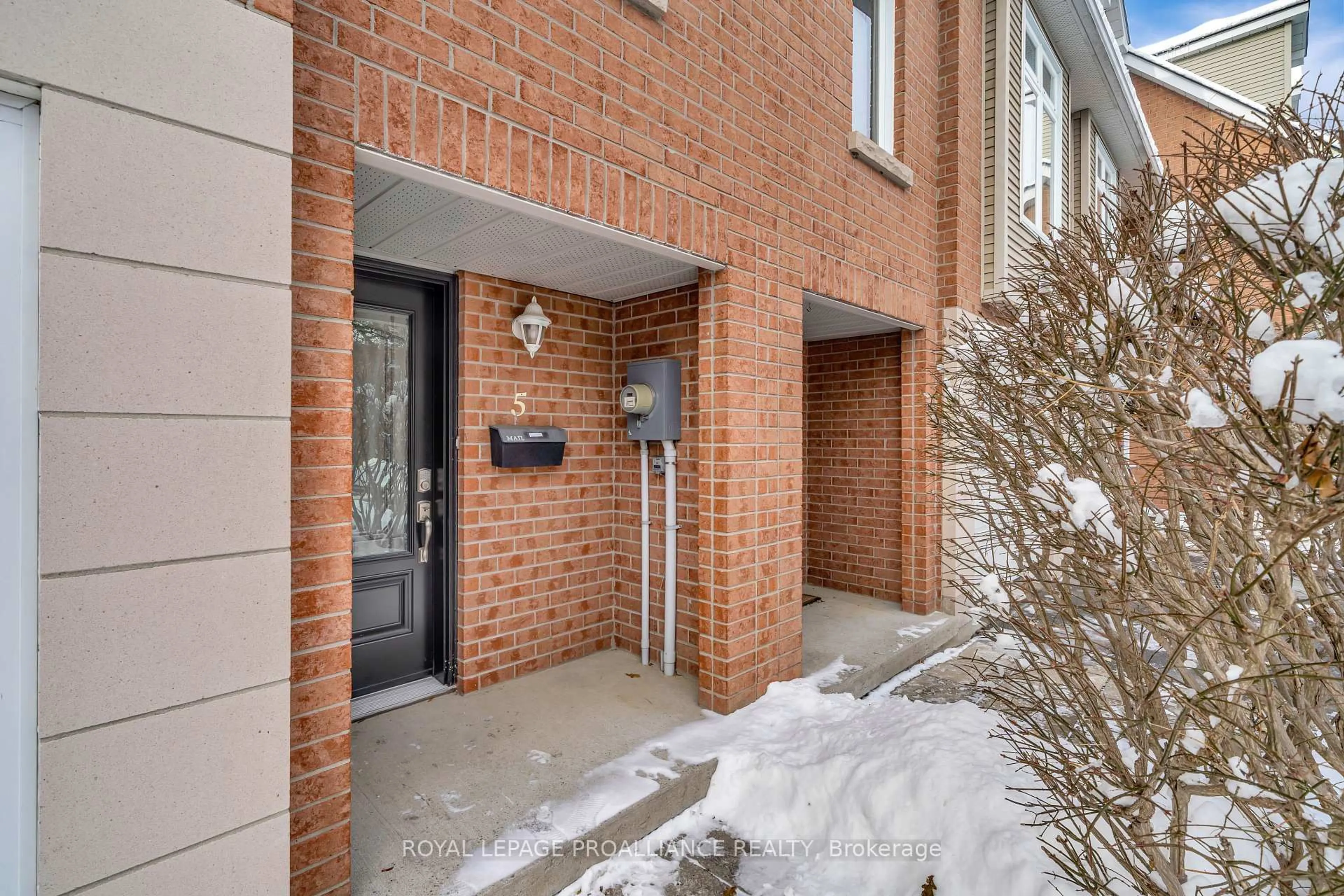 Unknown for 9 Progress Ave #5, Belleville Ontario K8P 4Z3