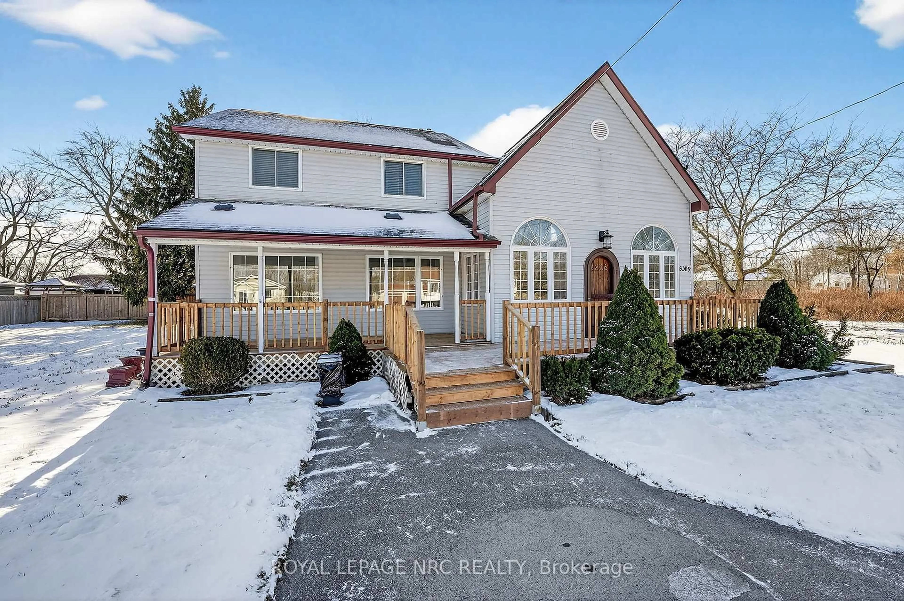 Home with brick exterior material, street for 3205 POPLAR Ave, Fort Erie Ontario L0S 1N0