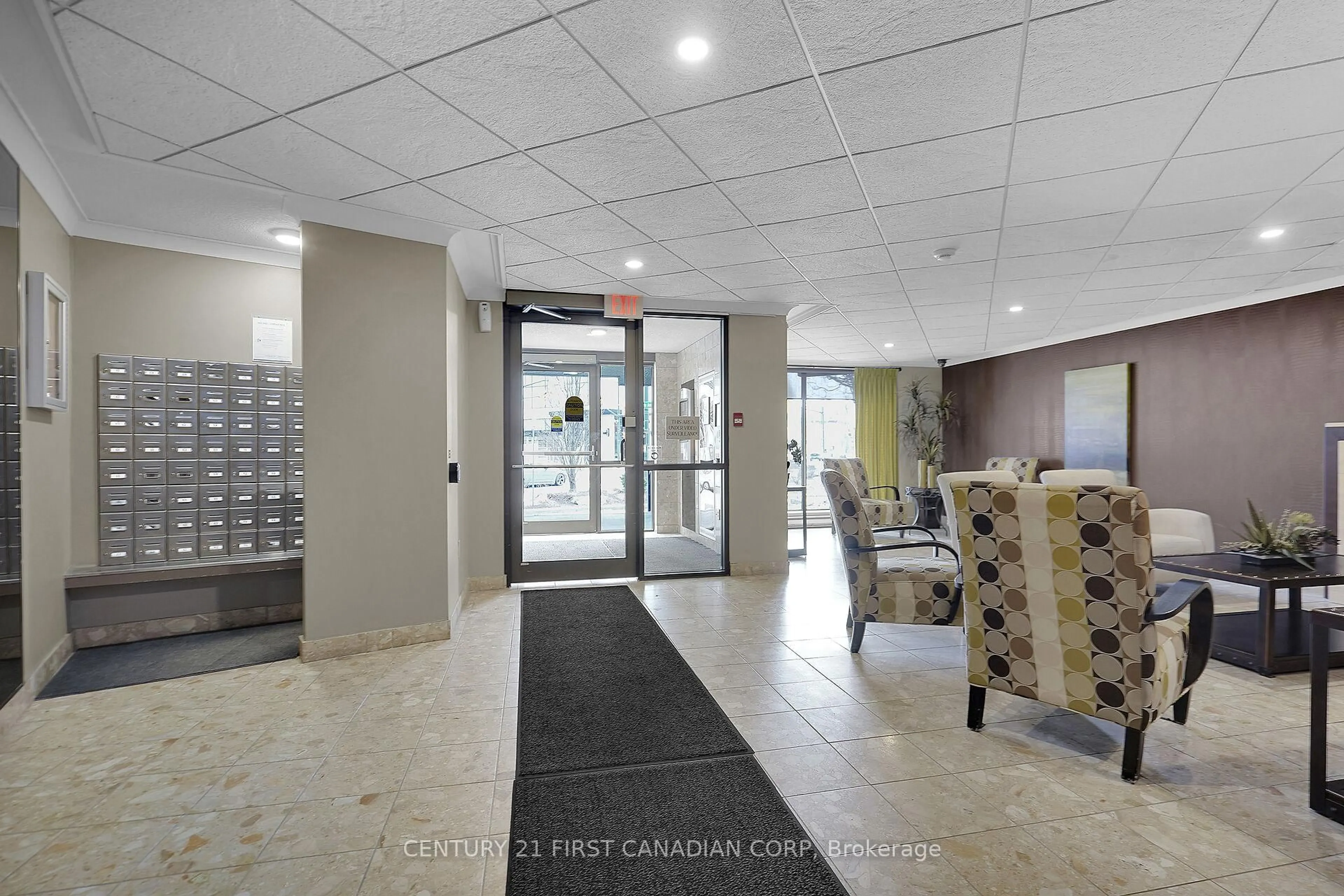 Indoor foyer for 500 Talbot St #402, London East Ontario N6A 2S3
