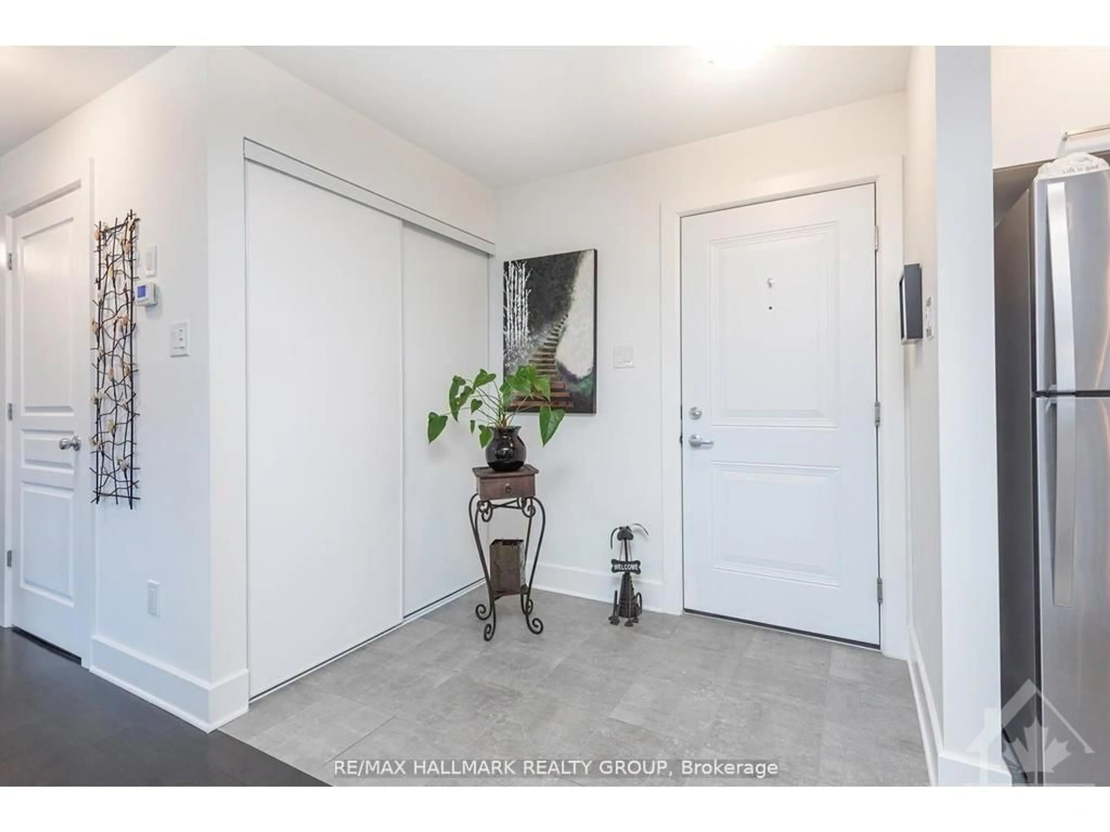 Indoor entryway for 340 TRIBECA Private #10, Ottawa Ontario K2J 6B4
