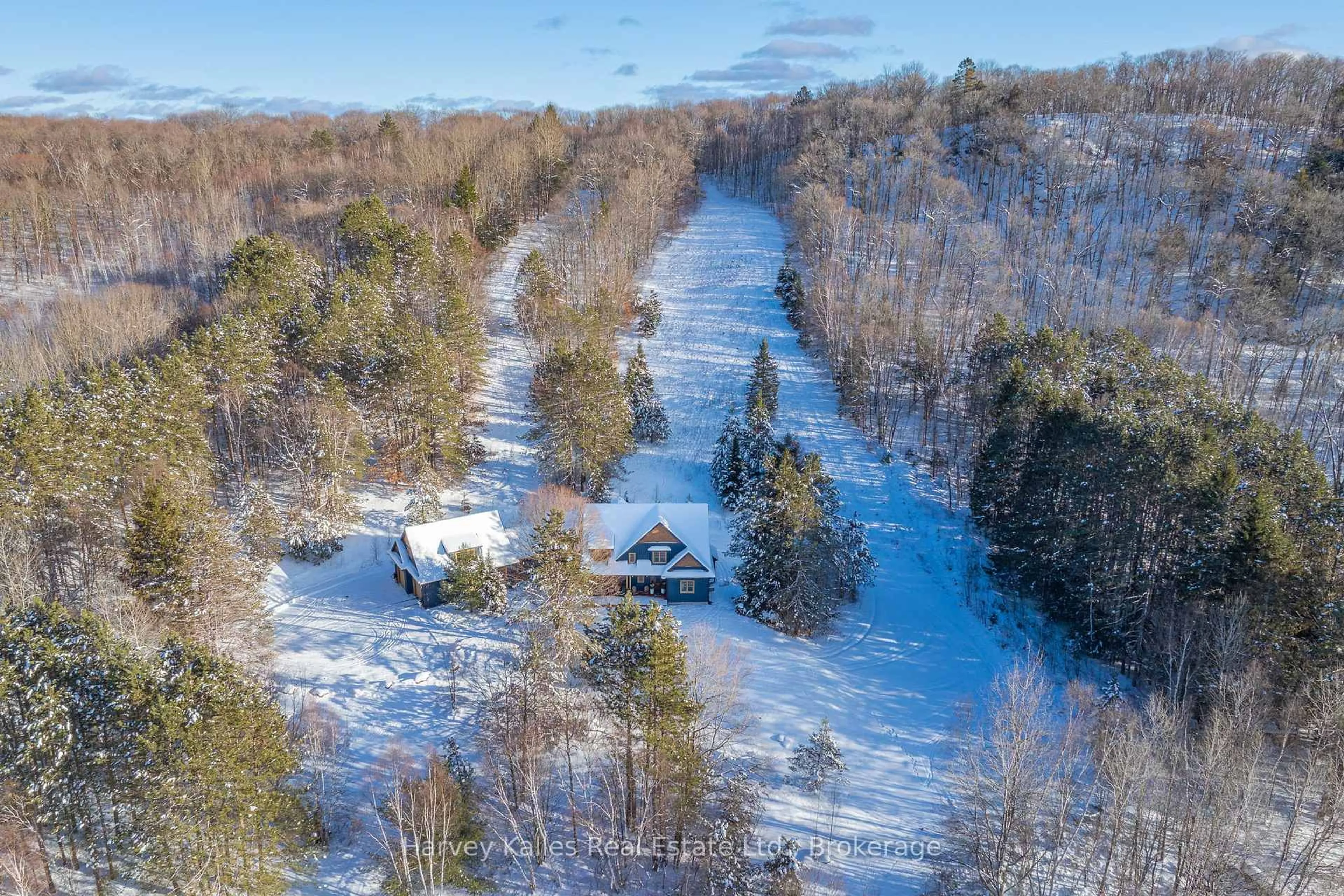 A pic from outside/outdoor area/front of a property/back of a property/a pic from drone, forest/trees view for 1074 TALLY HO WINTER PARK Rd, Lake of Bays Ontario P1H 2J6