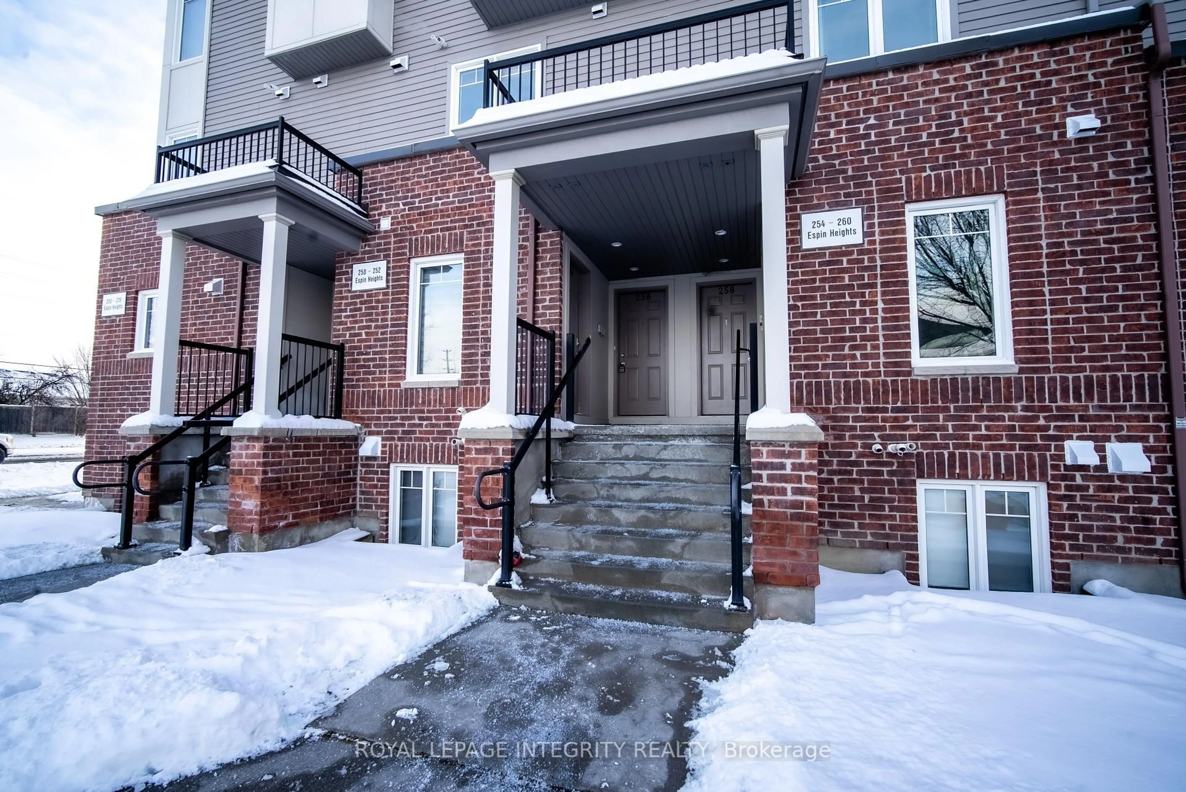 Unknown for 256 Espin Hts, Ottawa Ontario K2J 0Y8