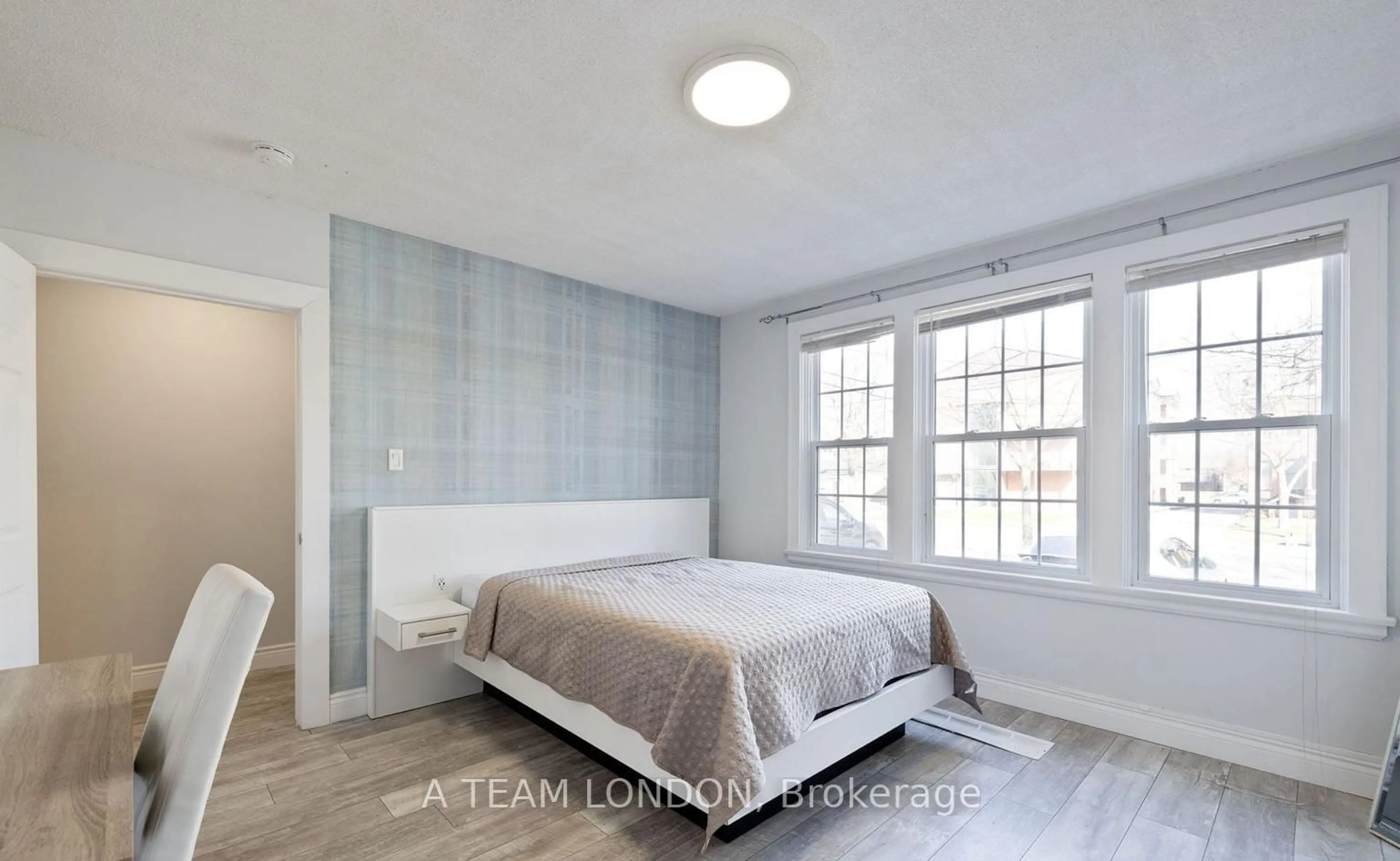 Bedroom with bed, unknown for 389 Dufferin Ave, London East Ontario N6B 1Z5