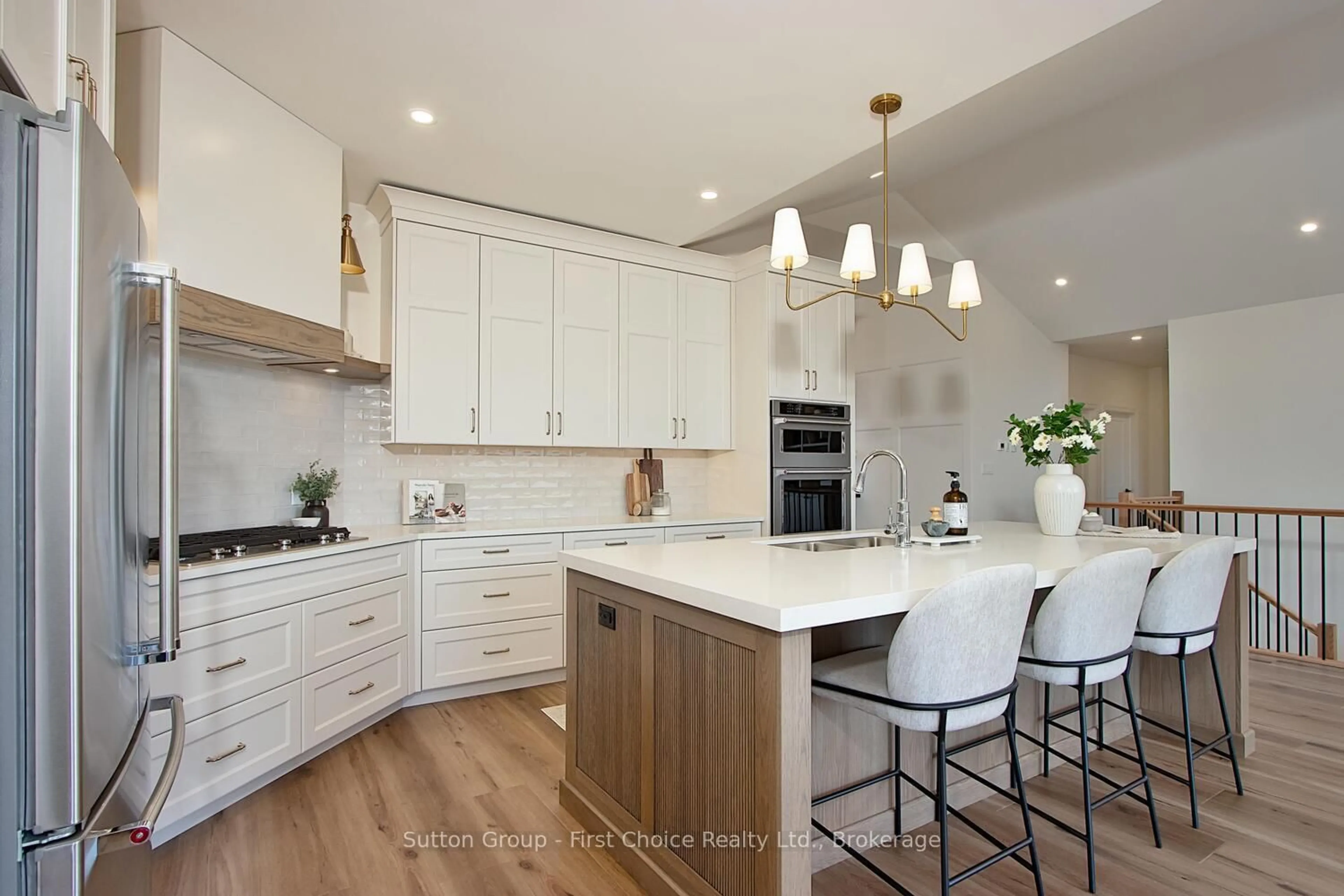 Contemporary kitchen, unknown for 73588 Irene Cres, Bluewater Ontario N0M 2T0