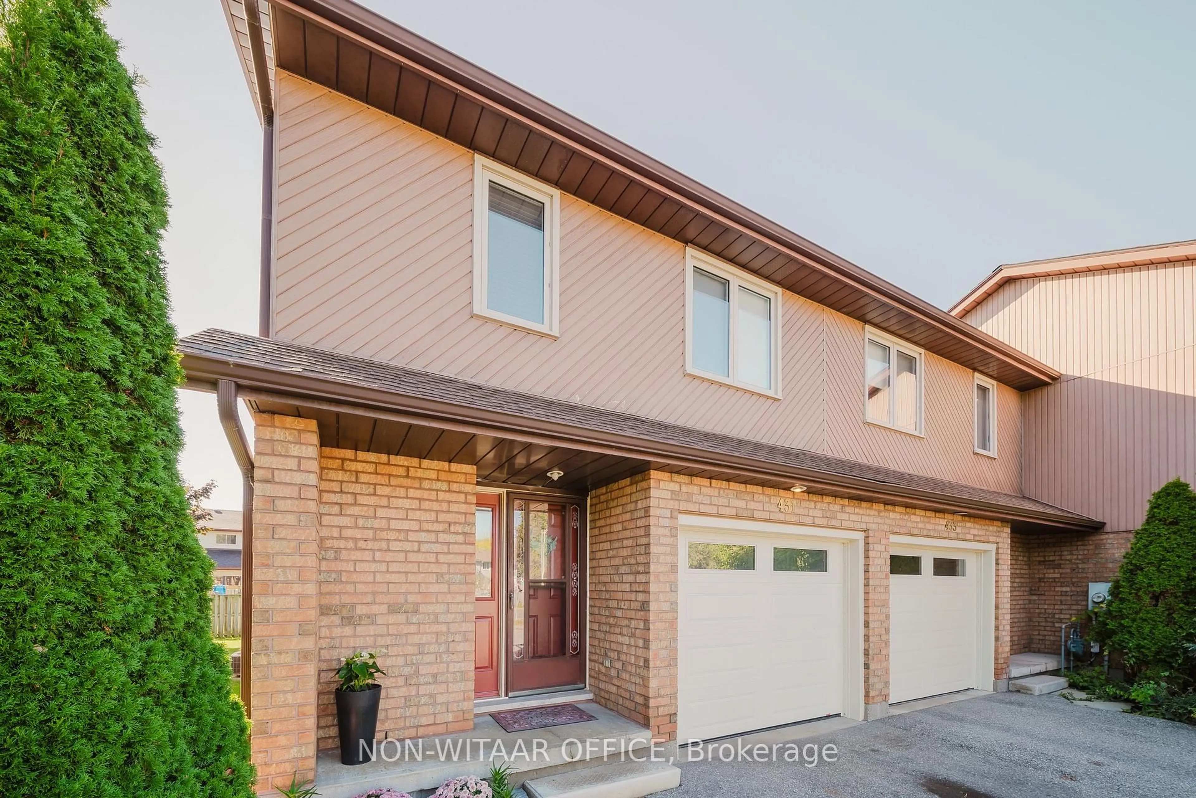 Home with brick exterior material, street for 431 Springbank Ave, Woodstock Ontario N4T 1H8