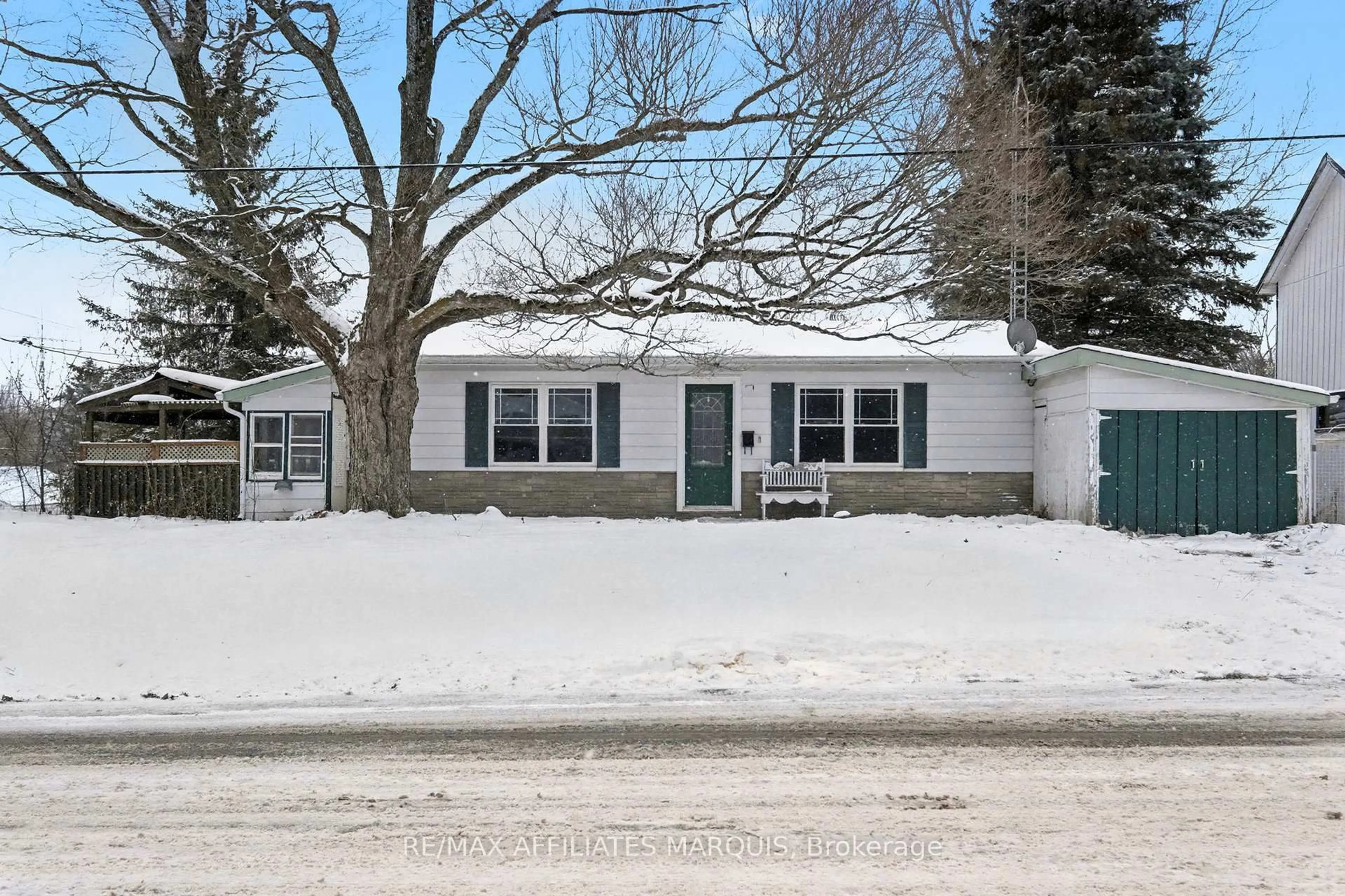 Unknown for 72 Owen St, Lanark Ontario K0G 1K0