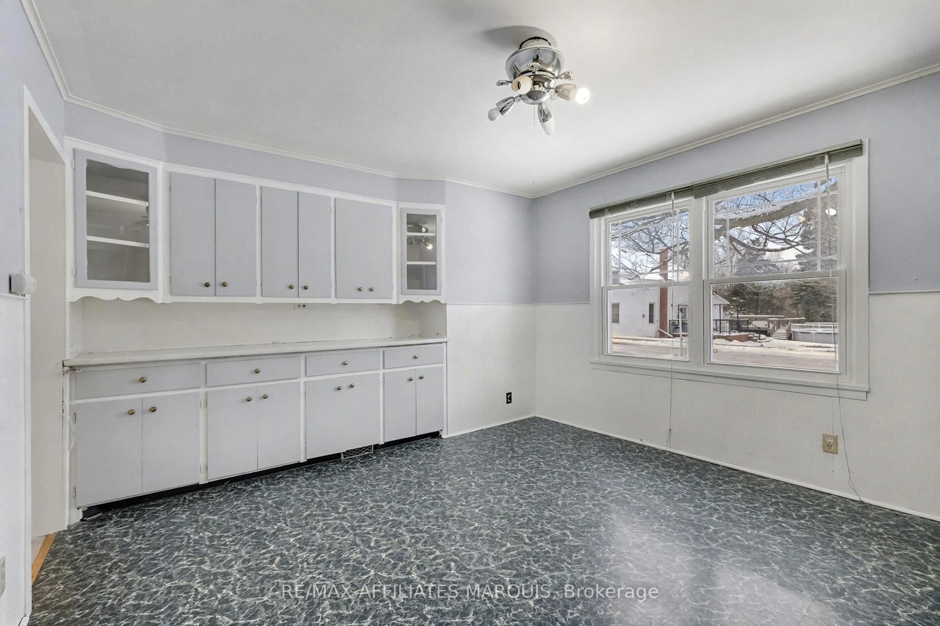 Standard kitchen, ceramic/tile floor for 72 Owen St, Lanark Ontario K0G 1K0