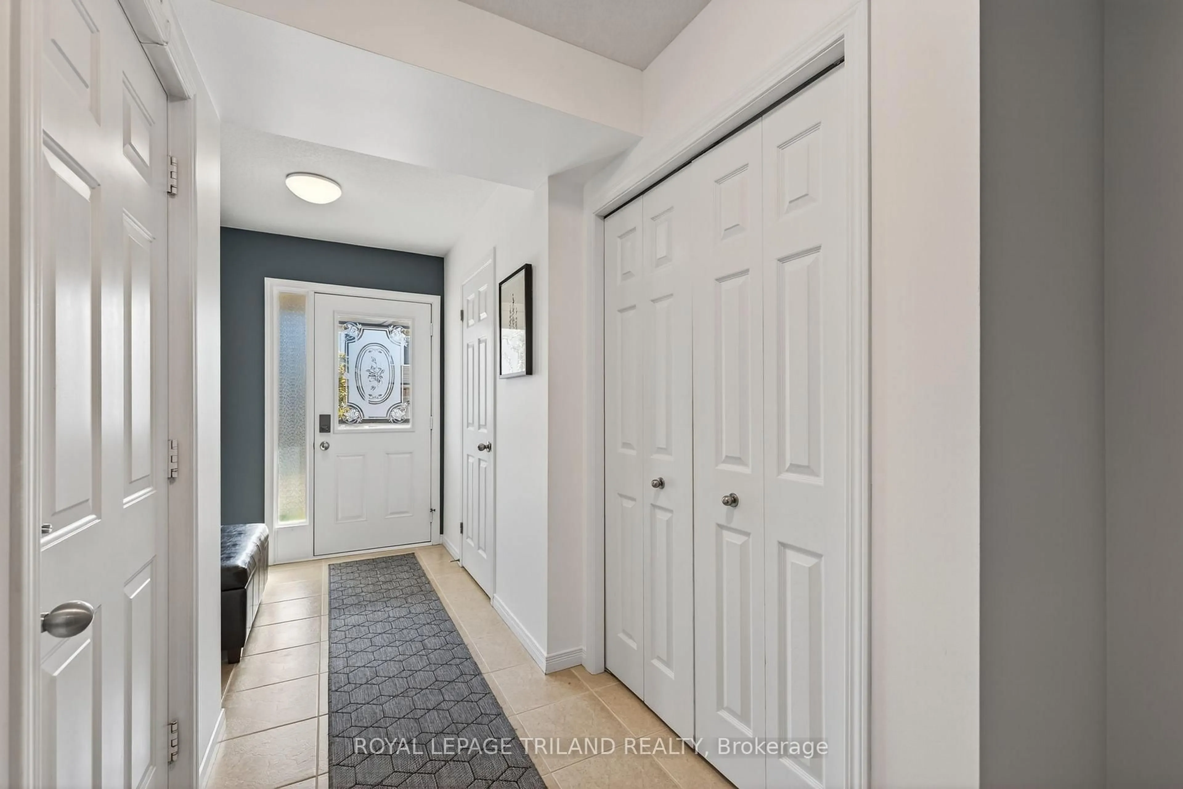 Indoor entryway for 1625 Purser St #39, London East Ontario N5V 0A7