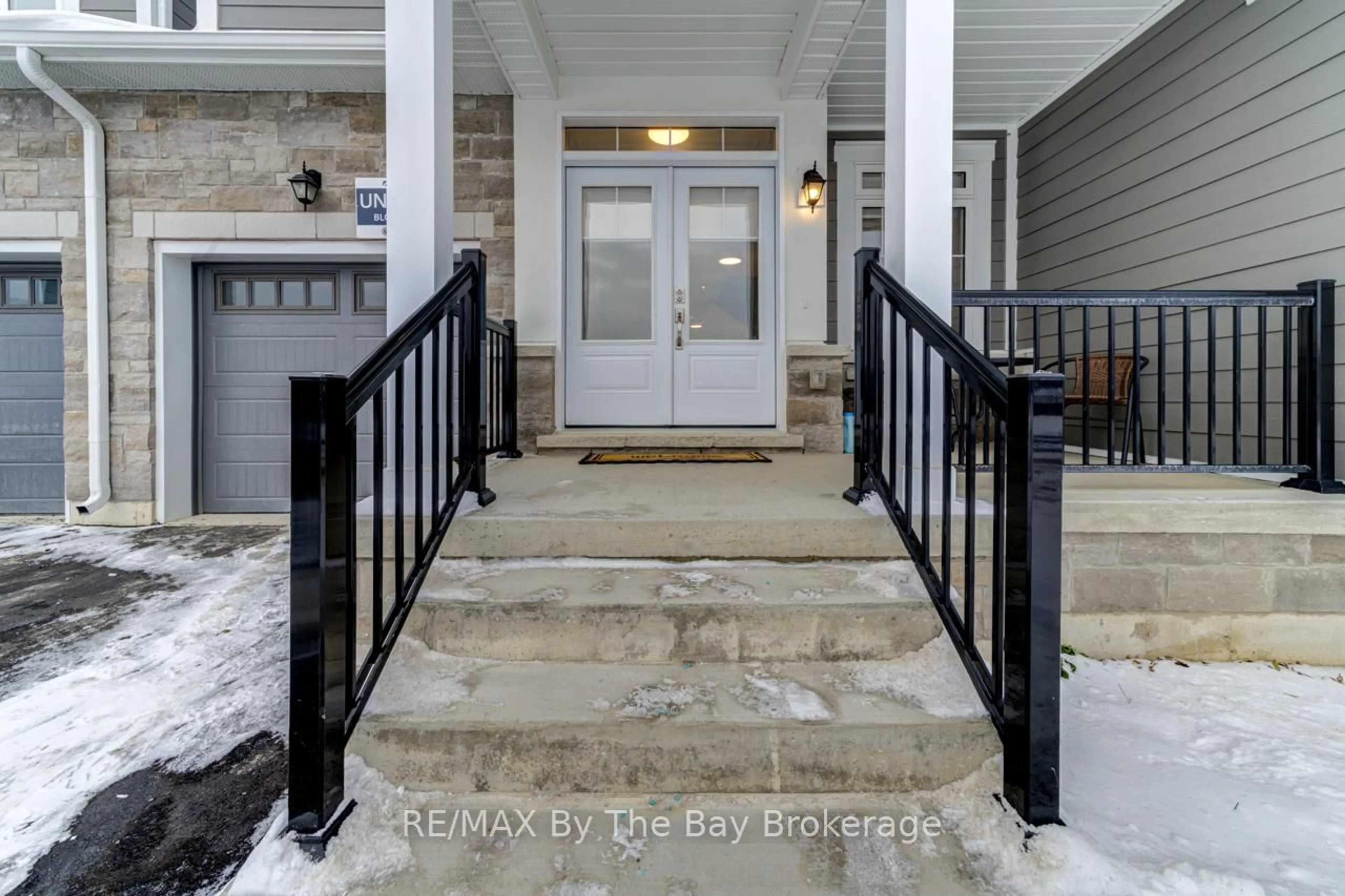 Indoor entryway for 190 Crosswinds Blvd #80, Blue Mountains Ontario L9Y 5S9