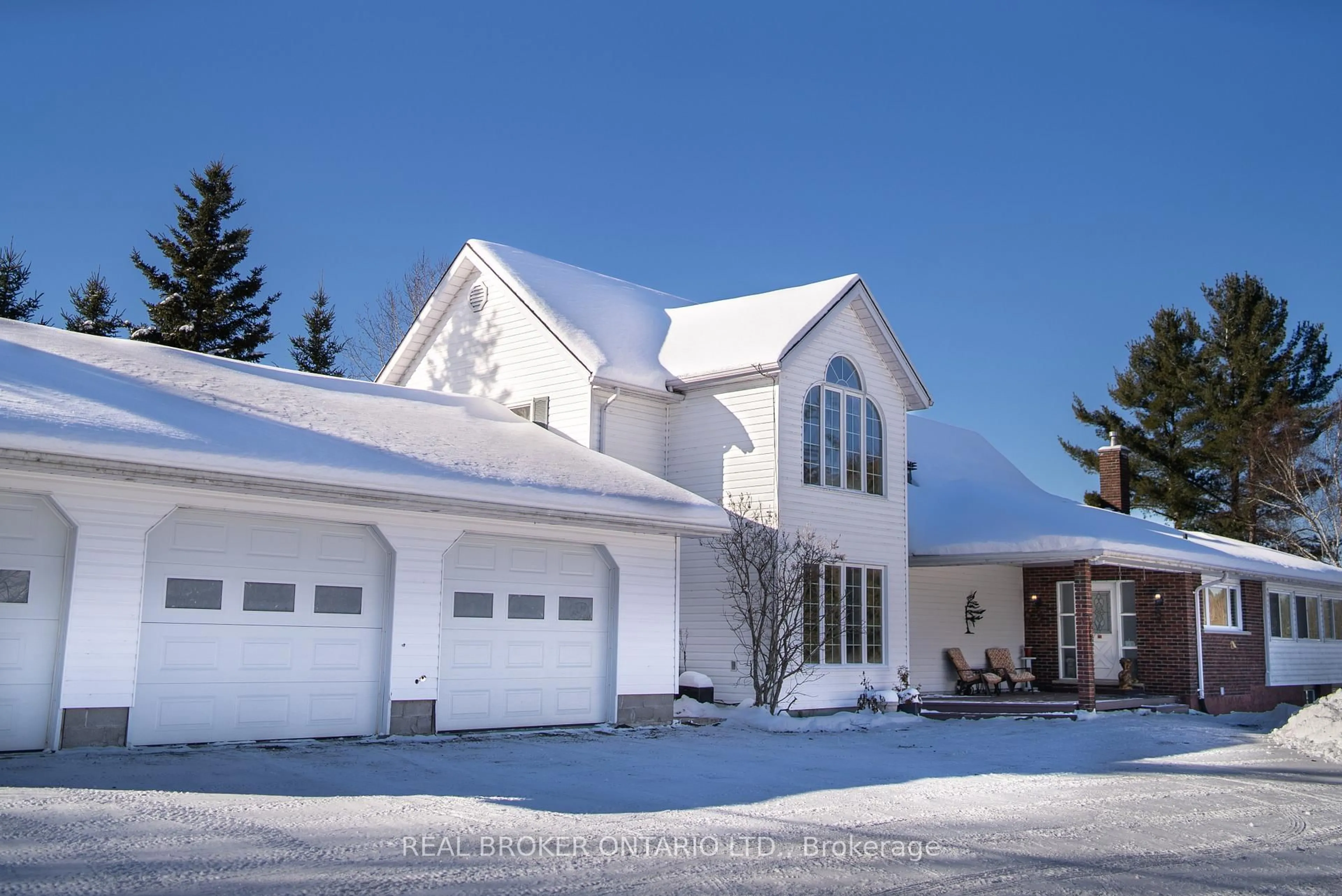 Home with vinyl exterior material, street for 54 Jean St, French River Ontario P0M 1A0