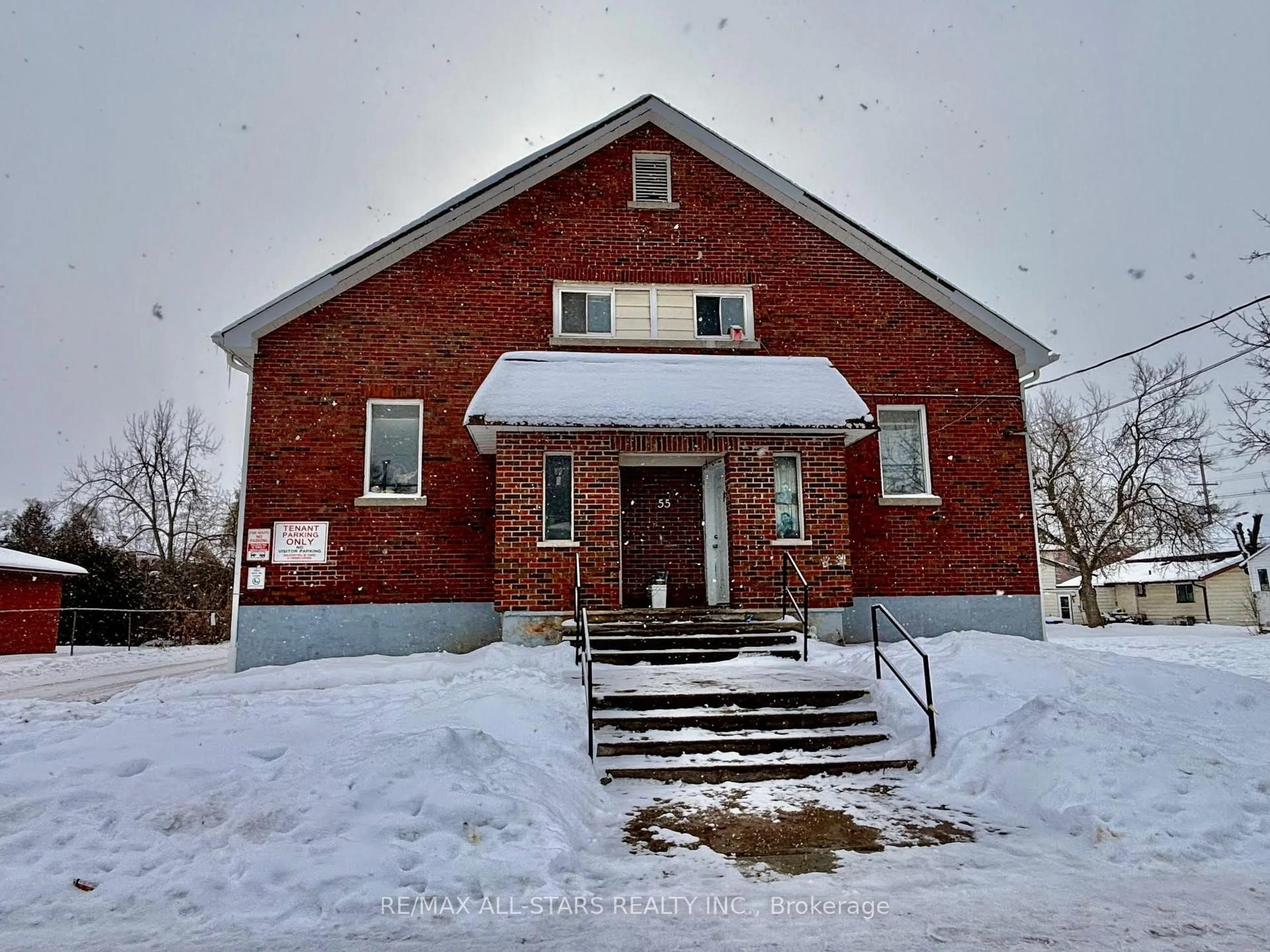 Home with brick exterior material, building for 26/30/55 Victoria/Glenelg Ave, Kawartha Lakes Ontario K9V 2C8
