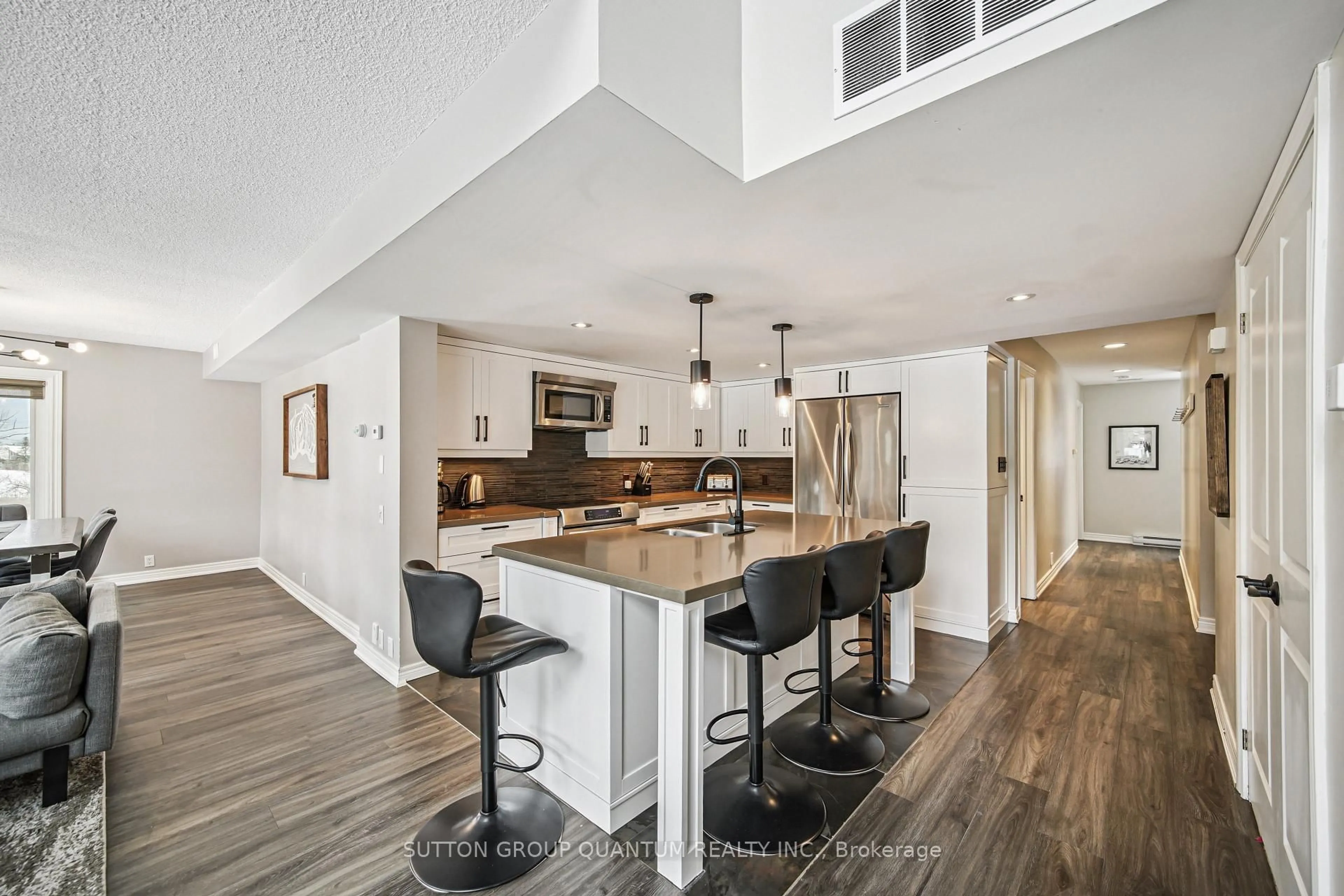 Open concept kitchen, unknown for 120 Fairway Crt #218, Blue Mountains Ontario L9Y 0P8