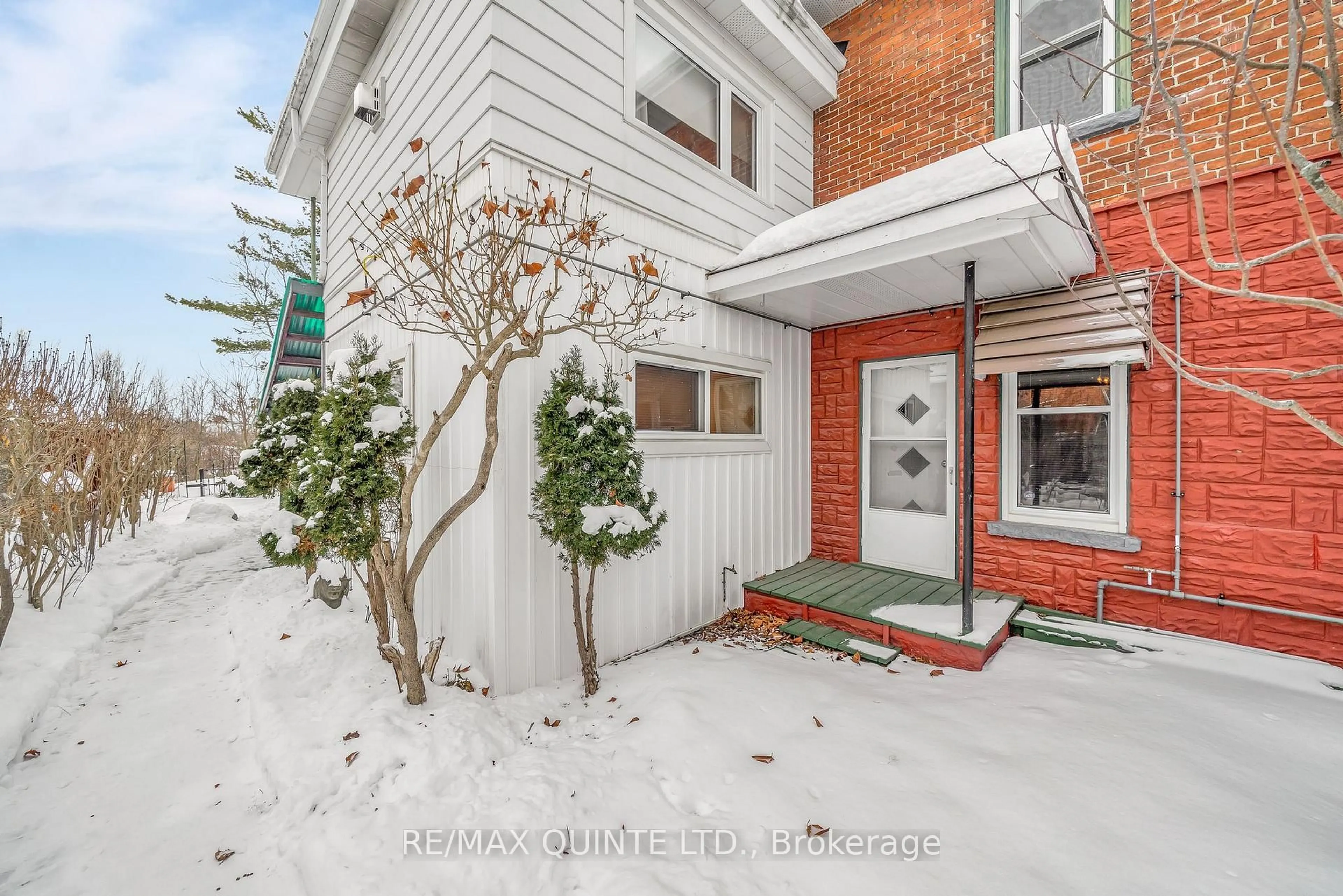 Patio, street for 185 Wallace St, Trent Hills Ontario K0L 1L0