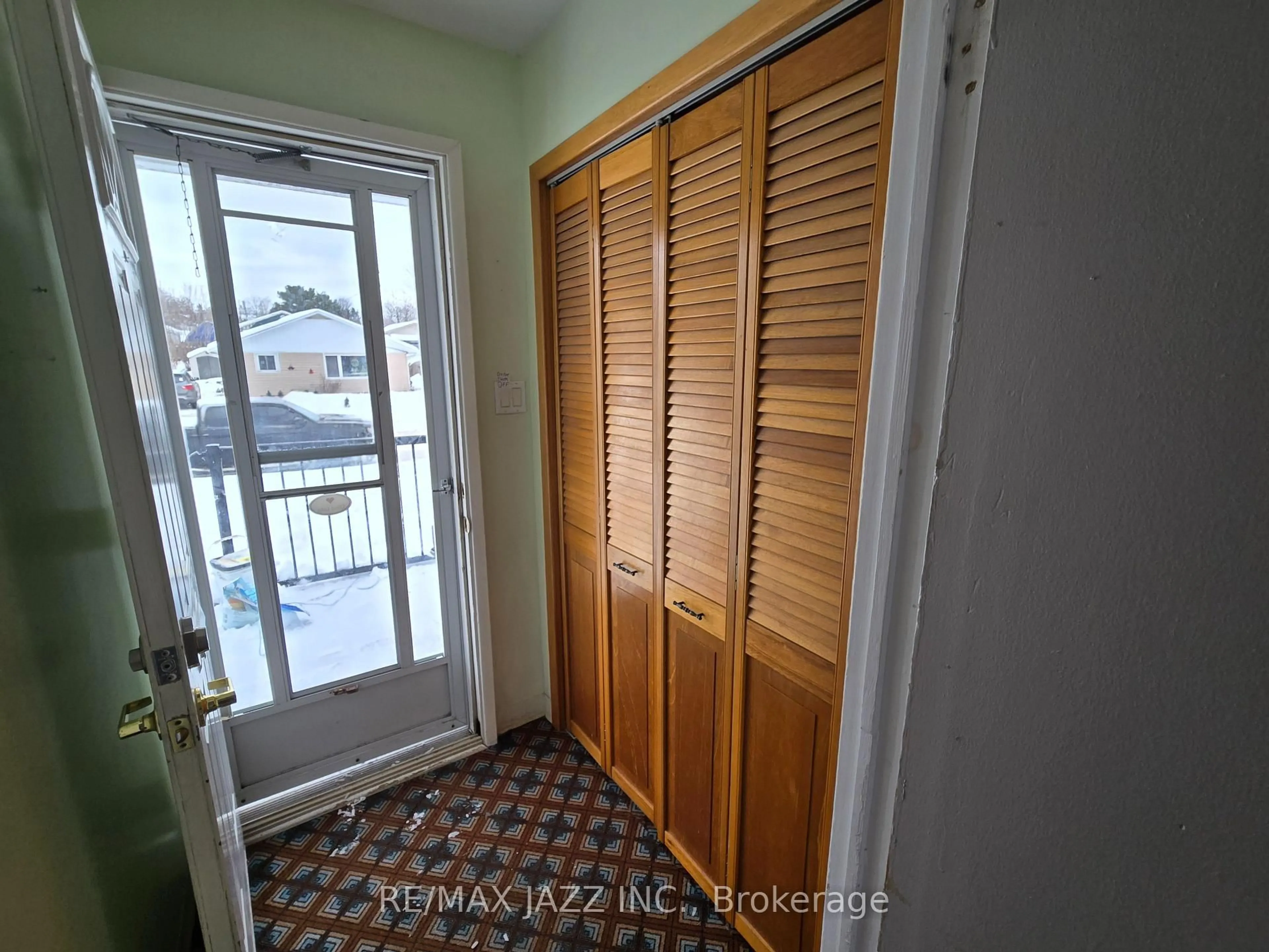 Unknown for 255 Mississauga Ave, Elliot Lake Ontario P5A 1E8