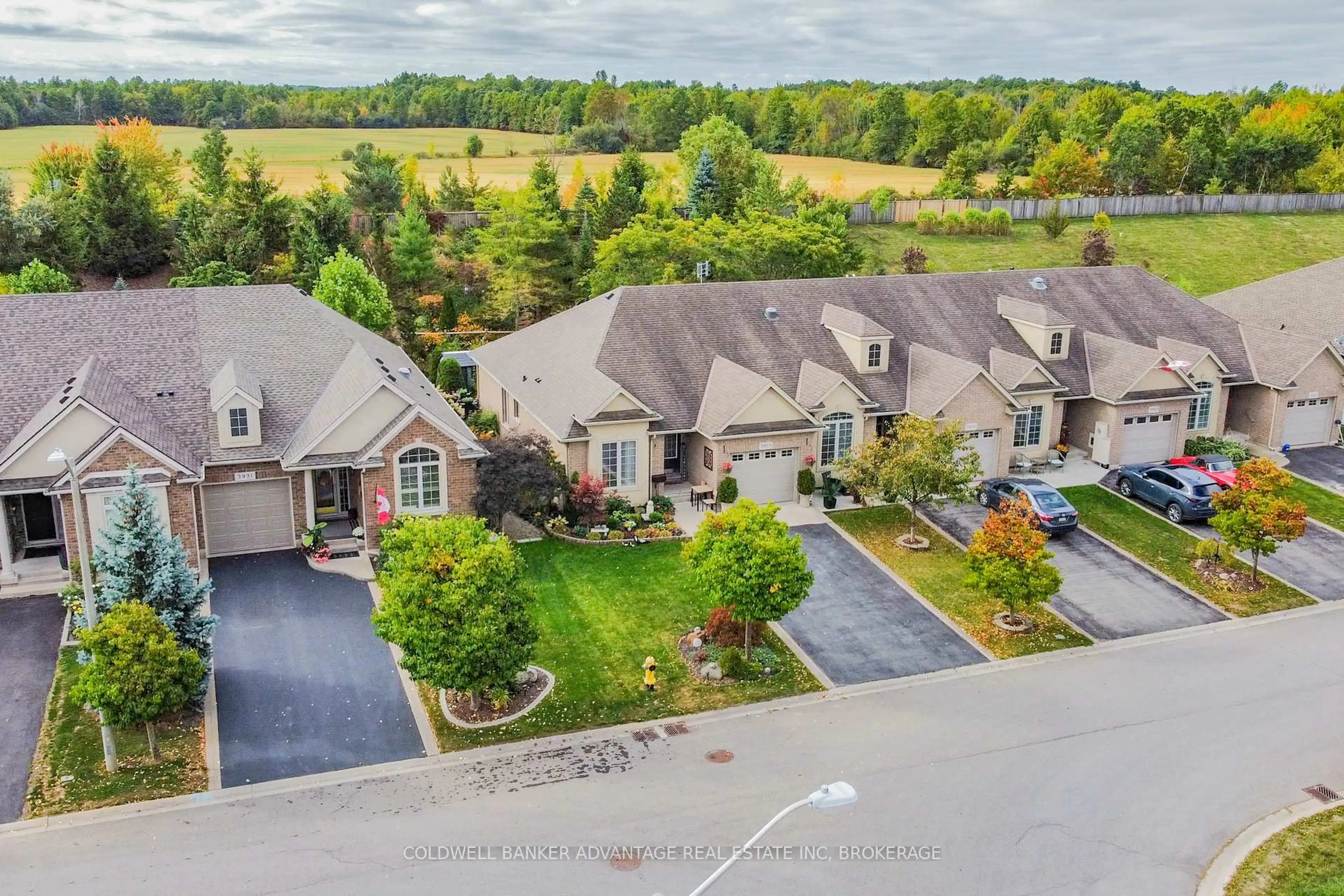 A pic from outside/outdoor area/front of a property/back of a property/a pic from drone, unknown for 3935 Lower Coach Rd, Fort Erie Ontario L0S 1S0