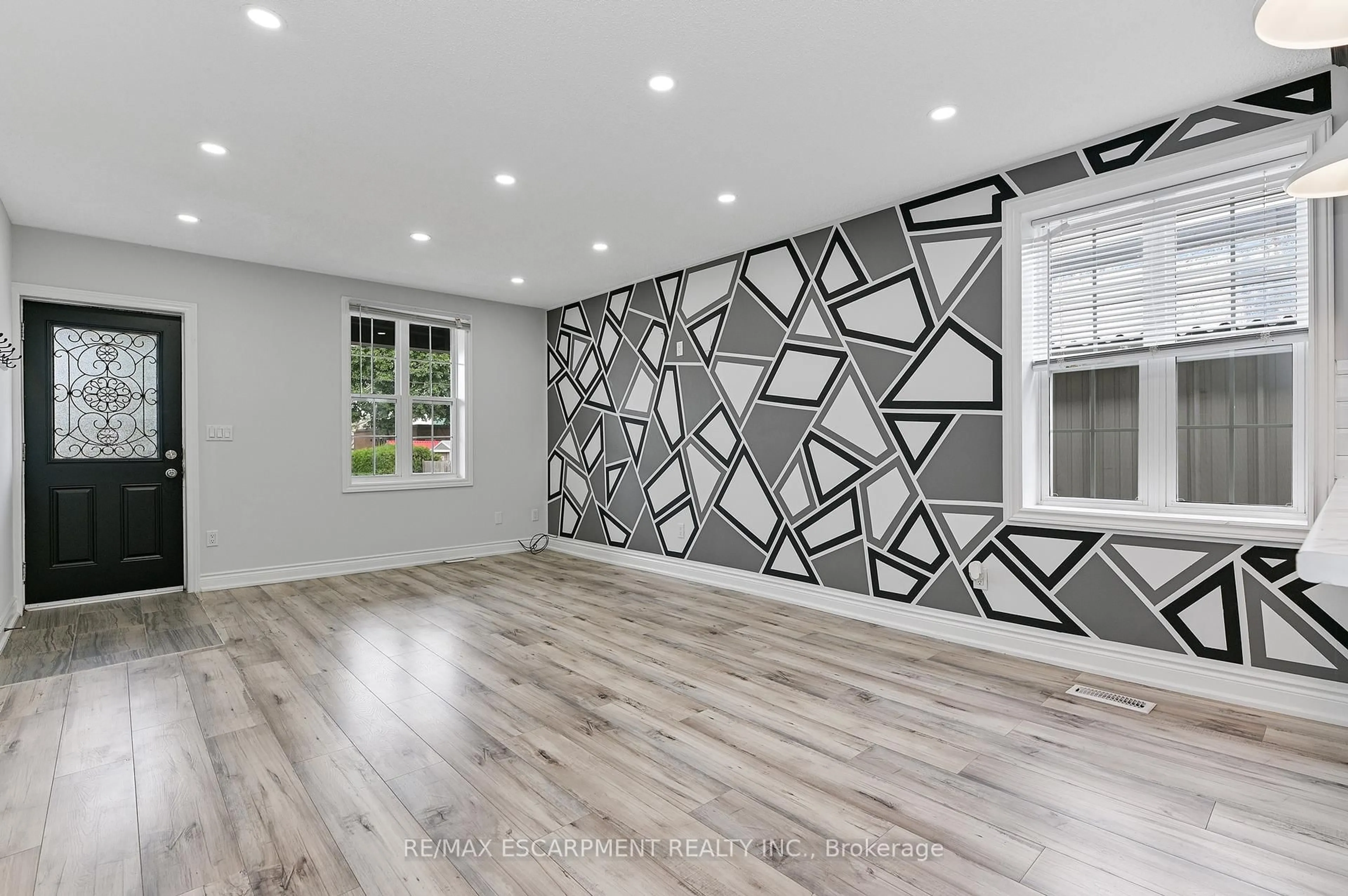 Unknown for 54 Craigmiller Ave, Hamilton Ontario L8L 3J1