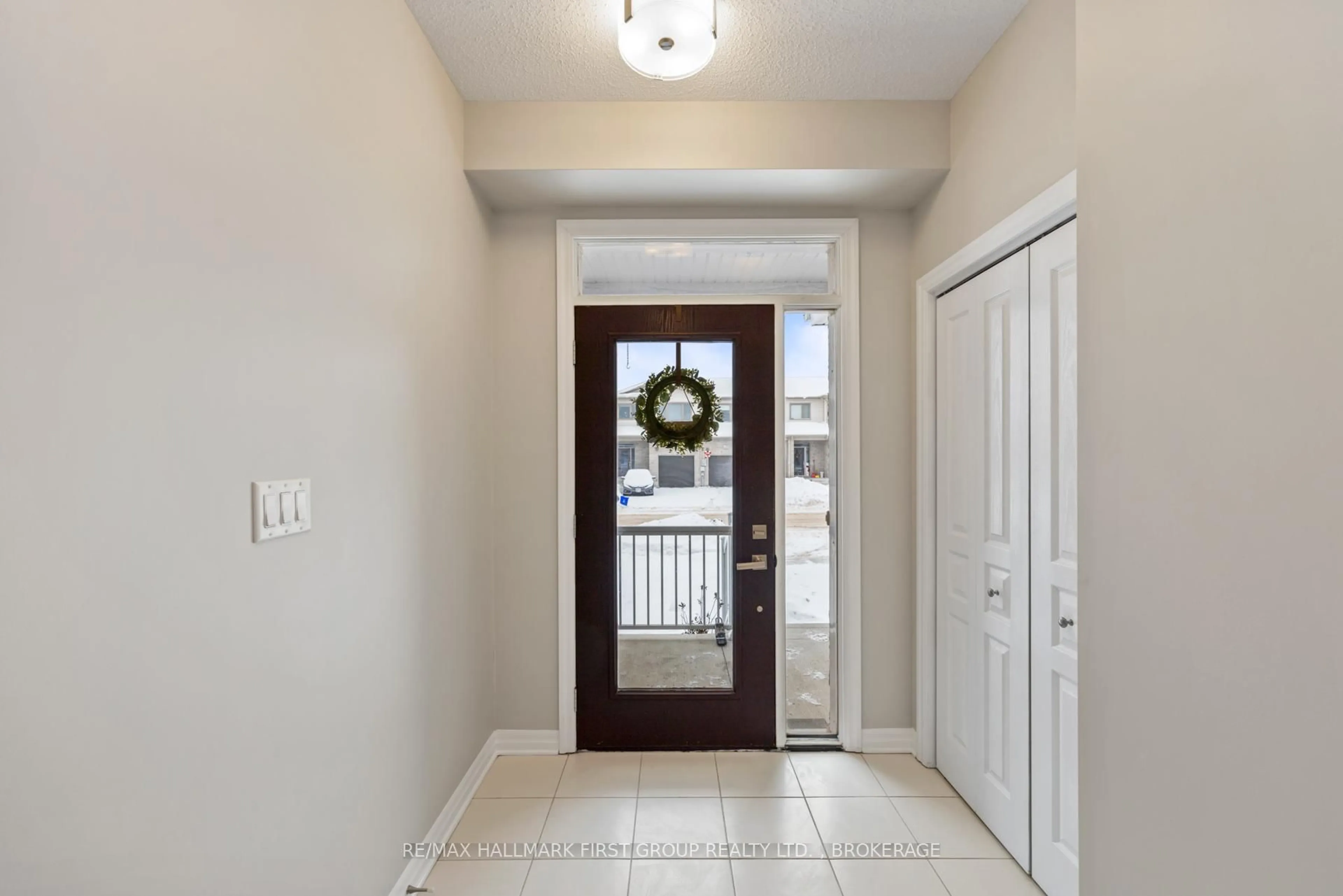 Indoor entryway for 928 Riverview Way, Kingston Ontario K7K 0J1