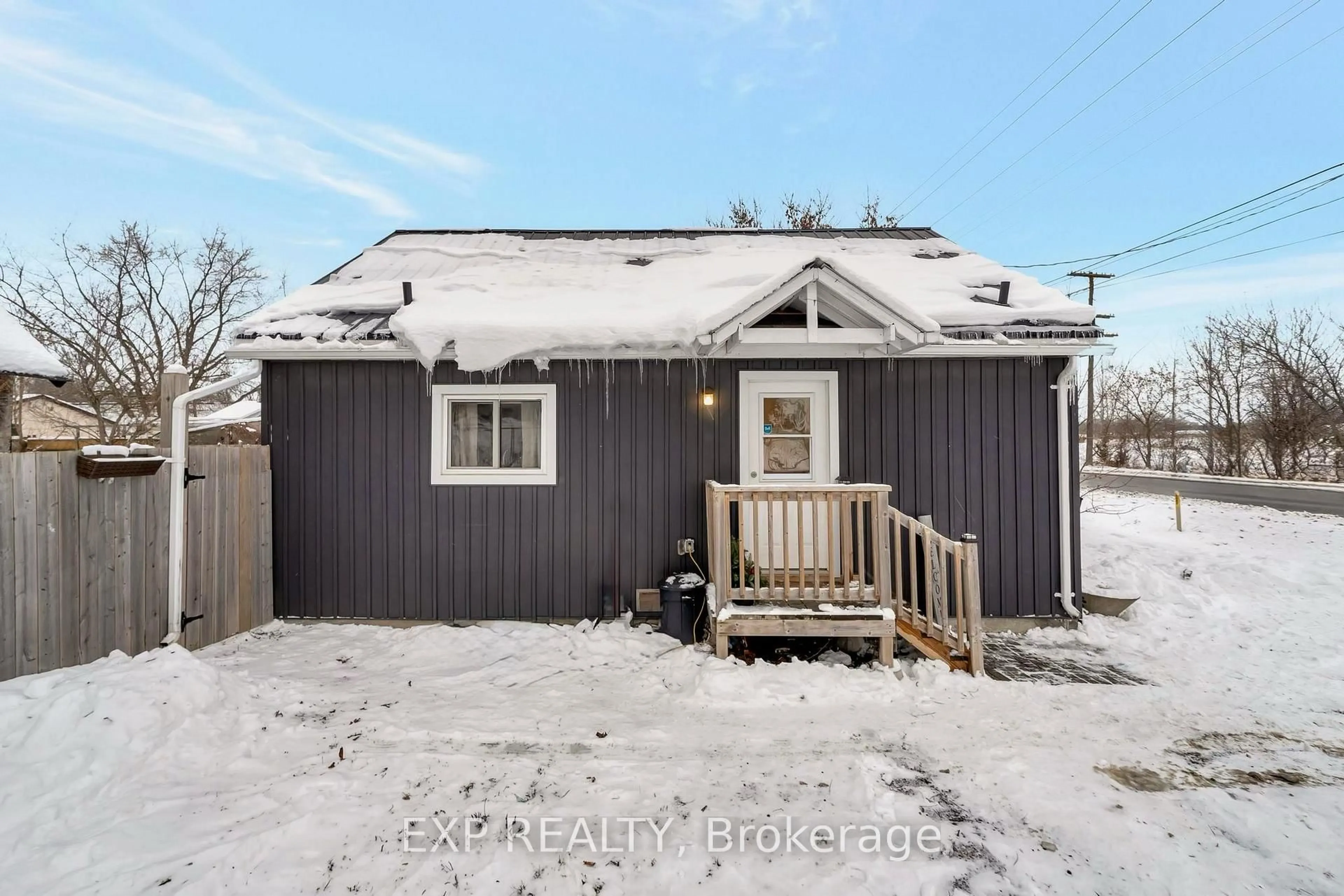 Shed for 267 STATION St, Belleville Ontario K8N 2T9