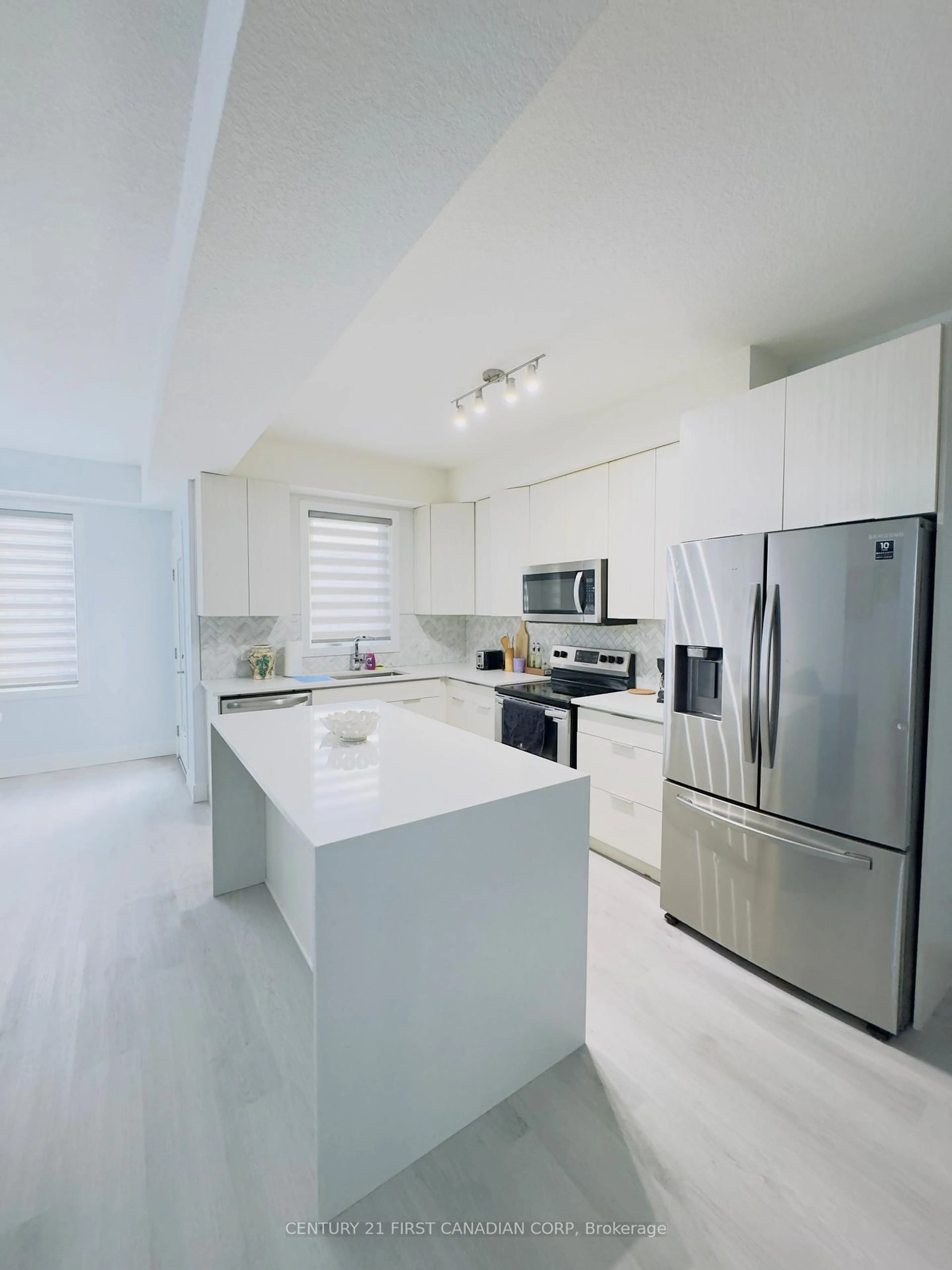 Unknown for 3380 Singleton Ave #107, London South Ontario N6L 0E8