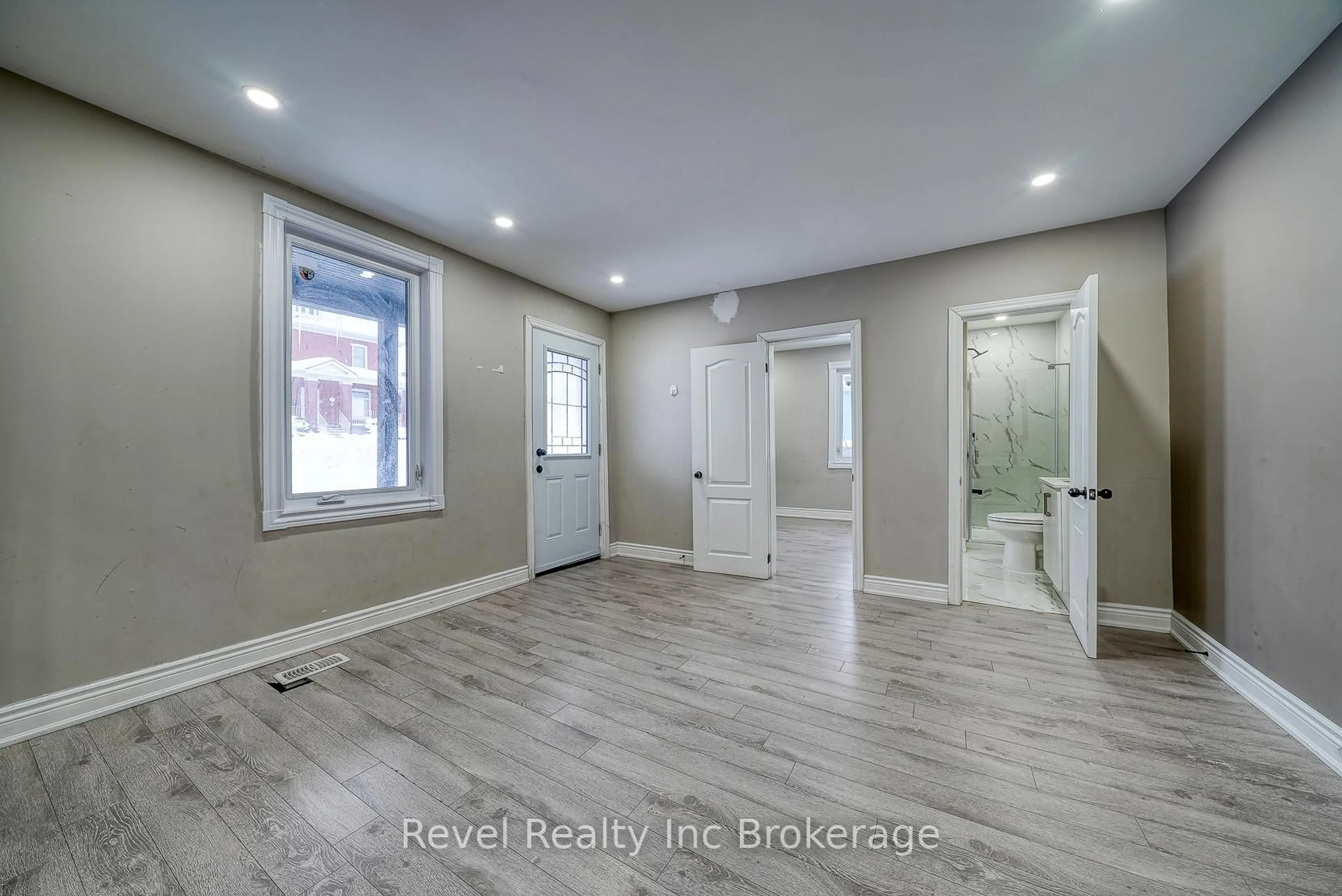 Unknown for 123 Charles St, Ingersoll Ontario N5C 1J9