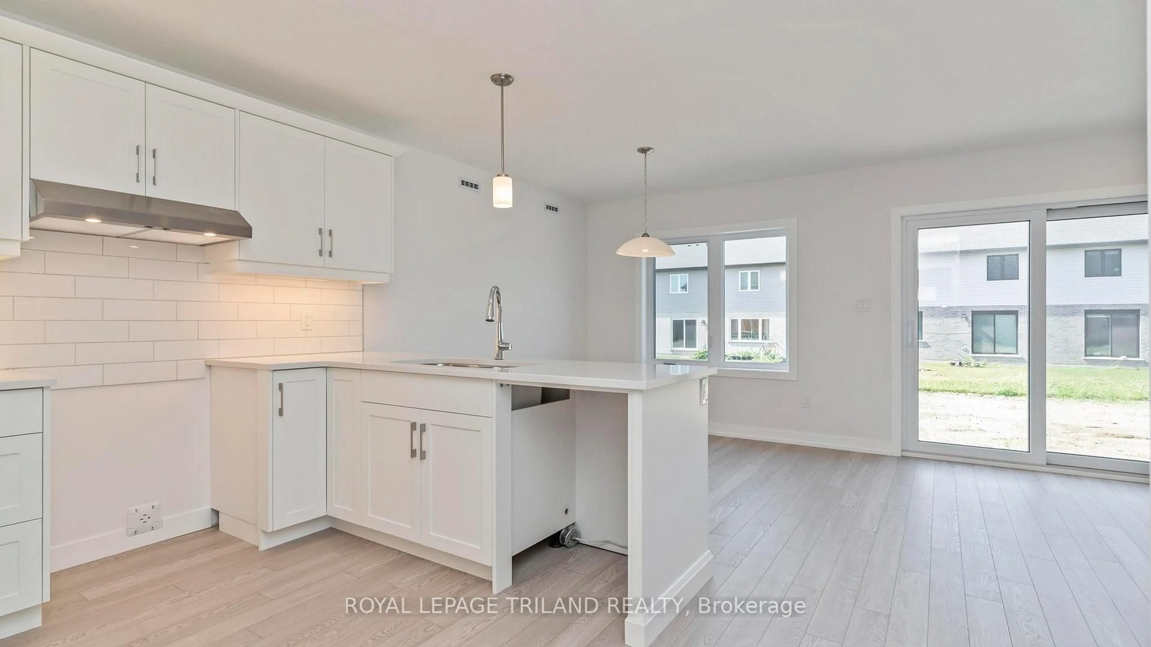 Open concept kitchen, unknown for 118 STYLES Dr, St. Thomas Ontario N5R 0N8