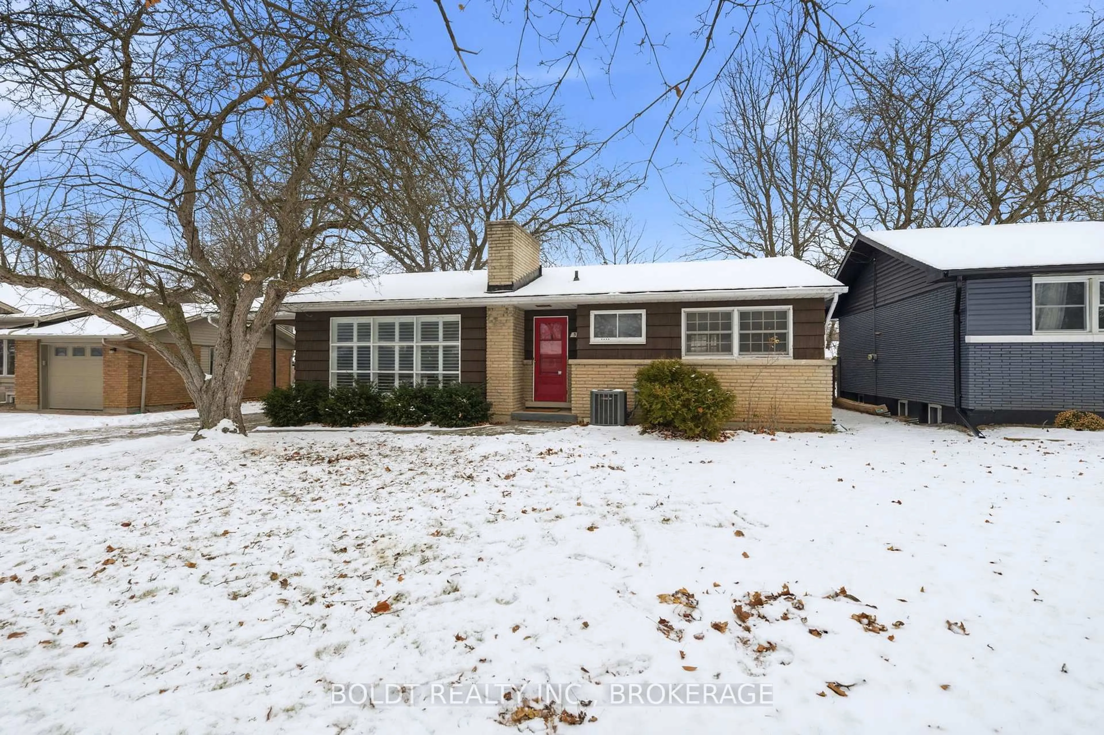 Unknown for 5 Swan Dr, St. Catharines Ontario L2T 2C2