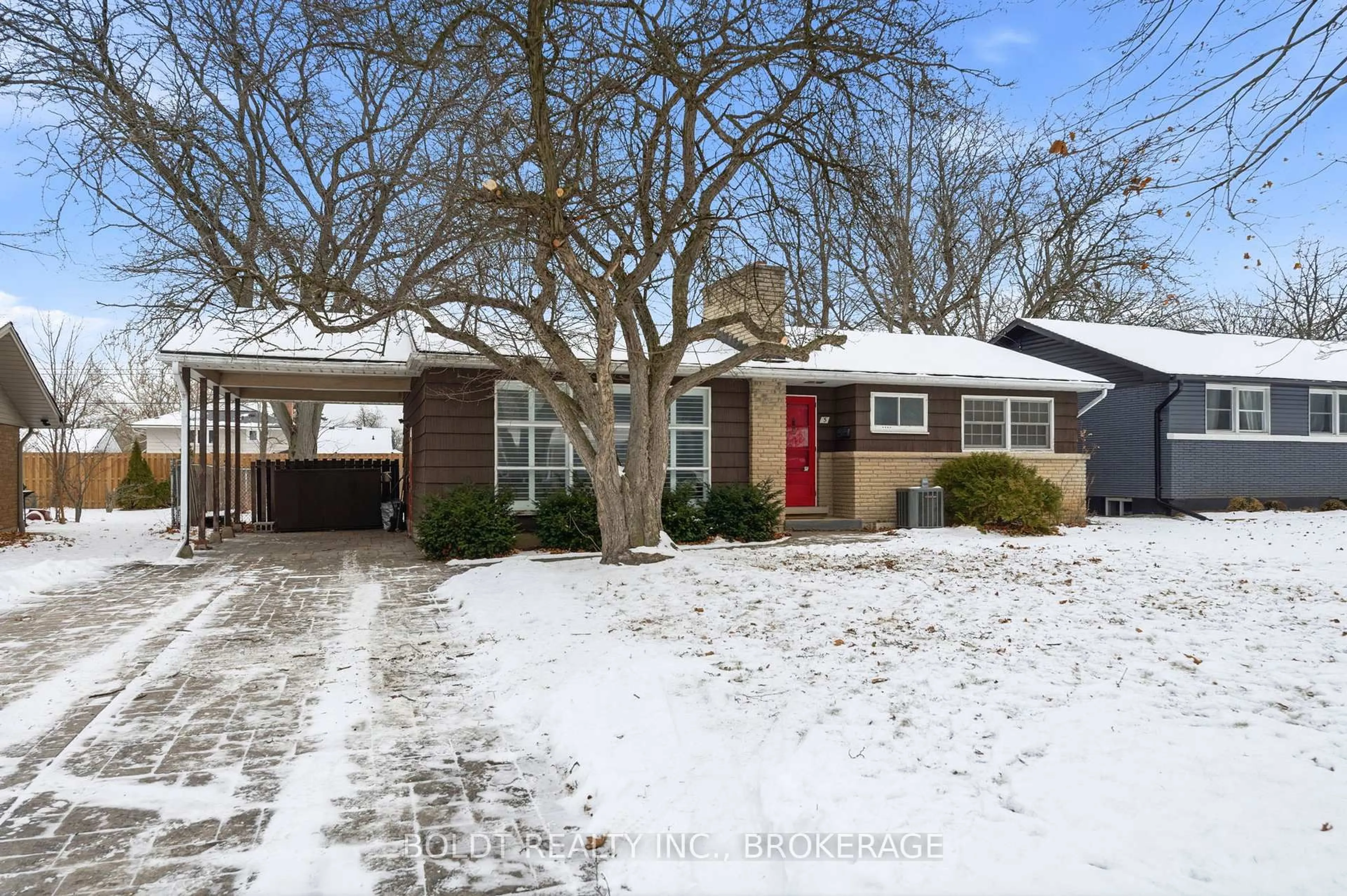 Home with brick exterior material, street for 5 Swan Dr, St. Catharines Ontario L2T 2C2