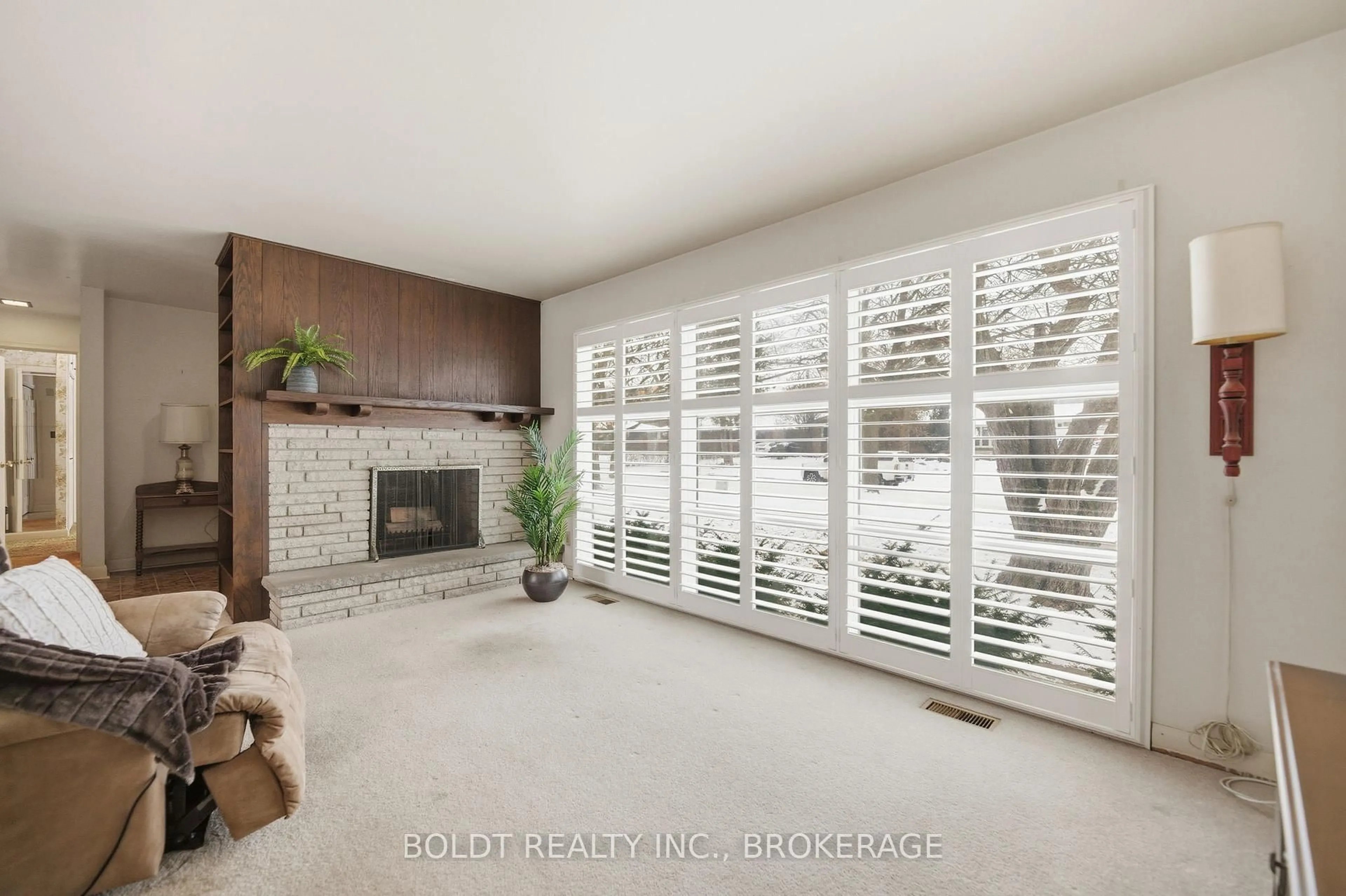 Unknown for 5 Swan Dr, St. Catharines Ontario L2T 2C2