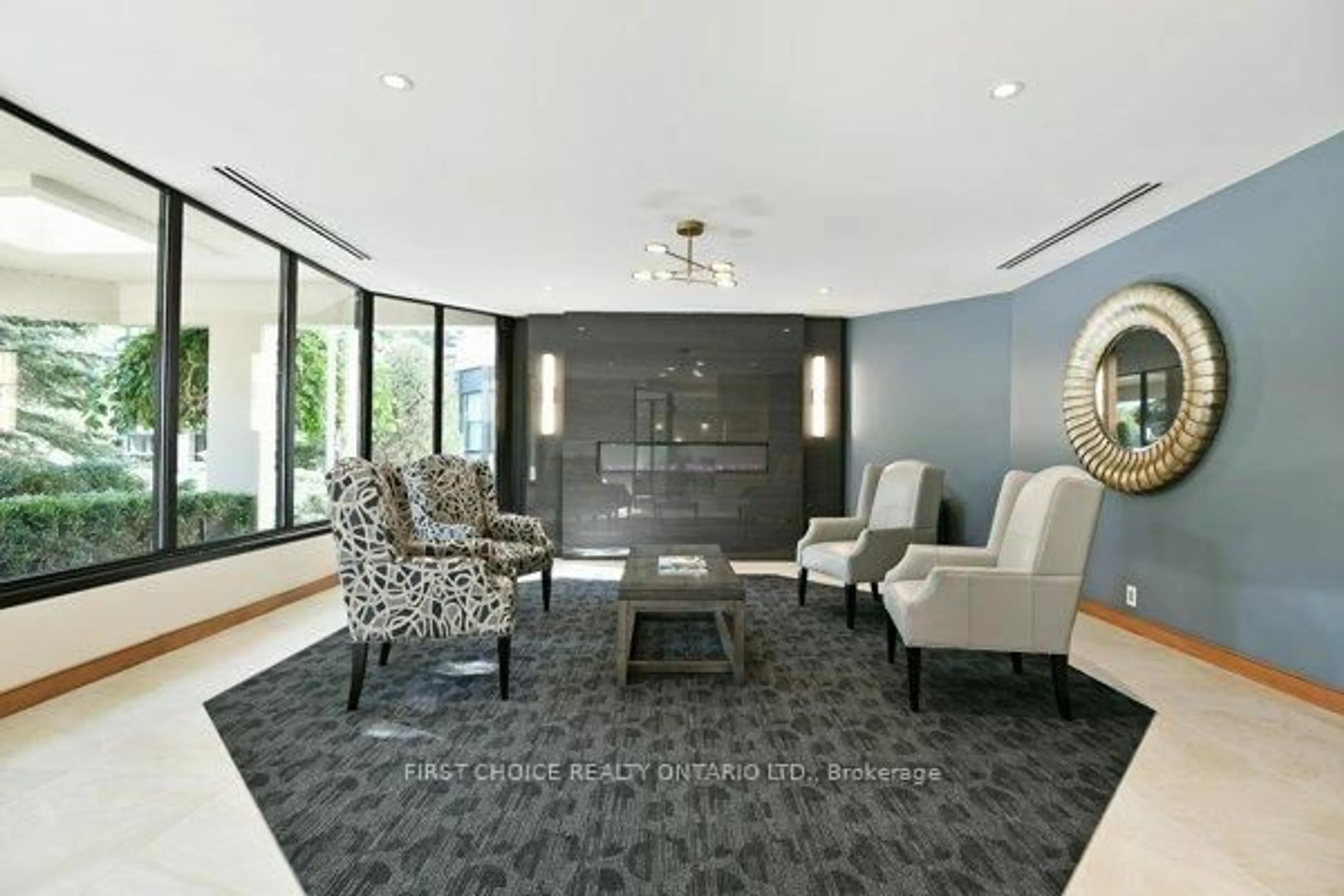 Lobby for 1500 Riverside Dr #303, Ottawa Ontario K1G 4J4