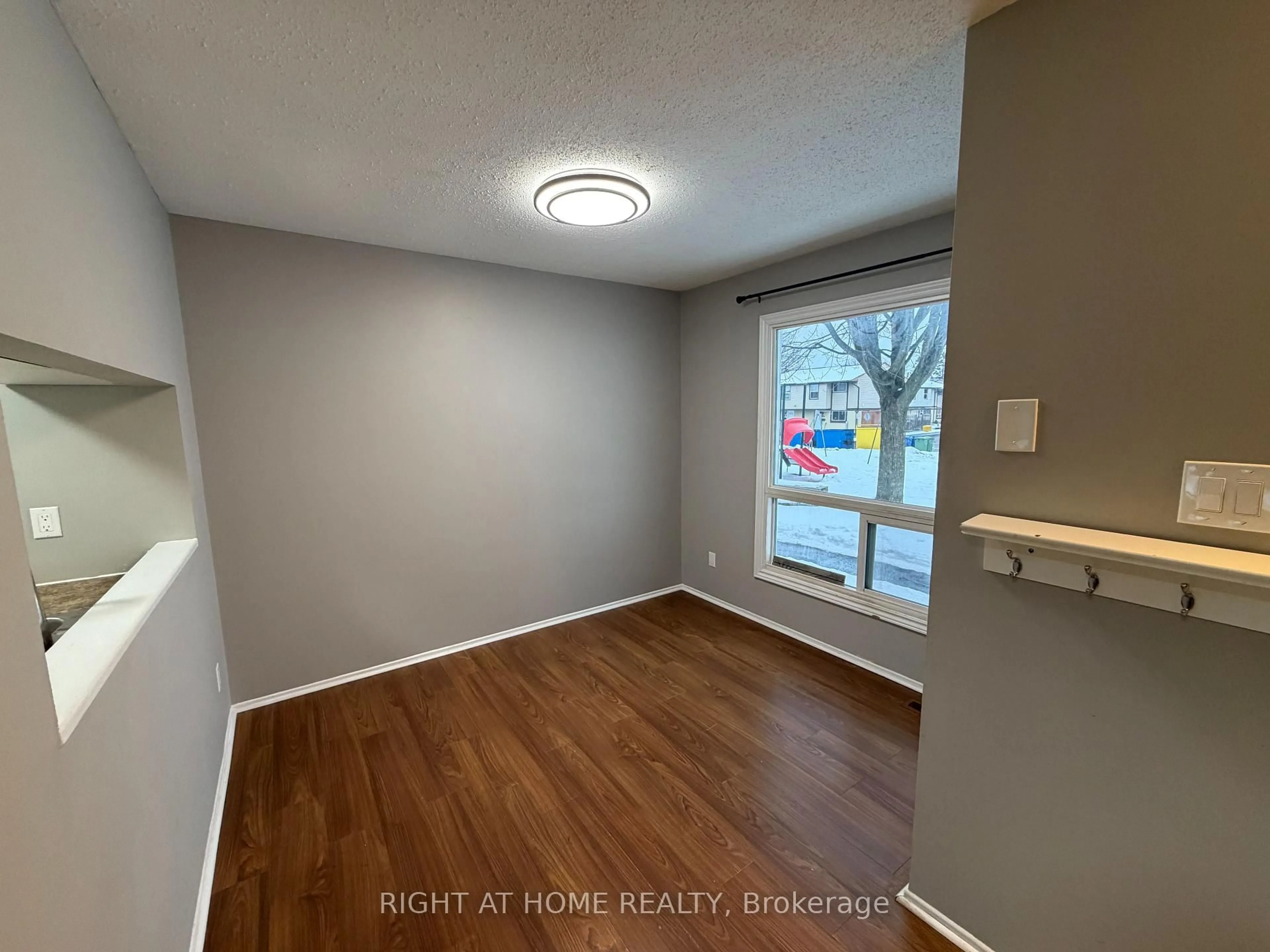 A pic of a room for 2570 Southvale Cres #154, Ottawa Ontario K1B 5B6