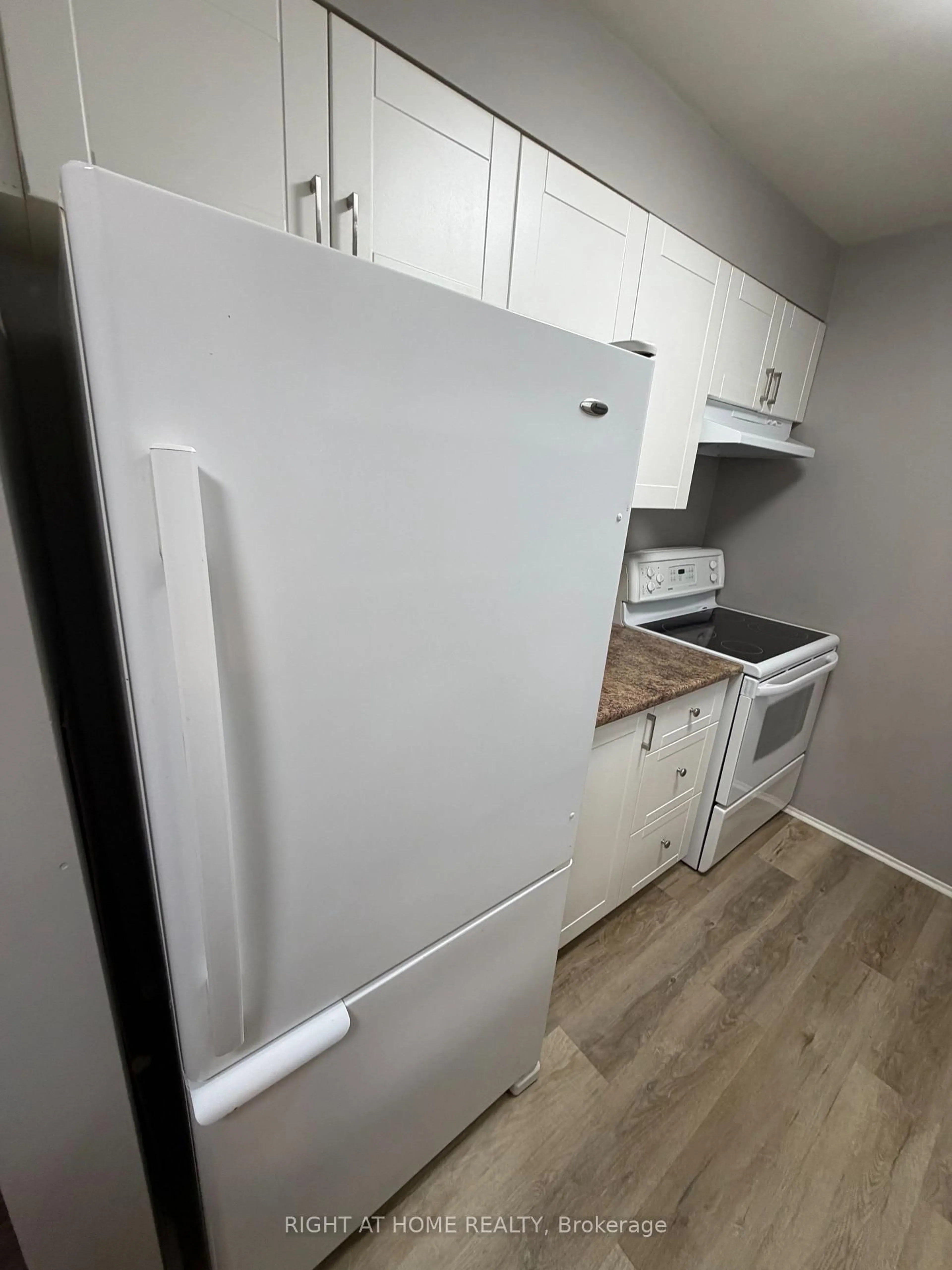 Standard kitchen, unknown for 2570 Southvale Cres #154, Ottawa Ontario K1B 5B6