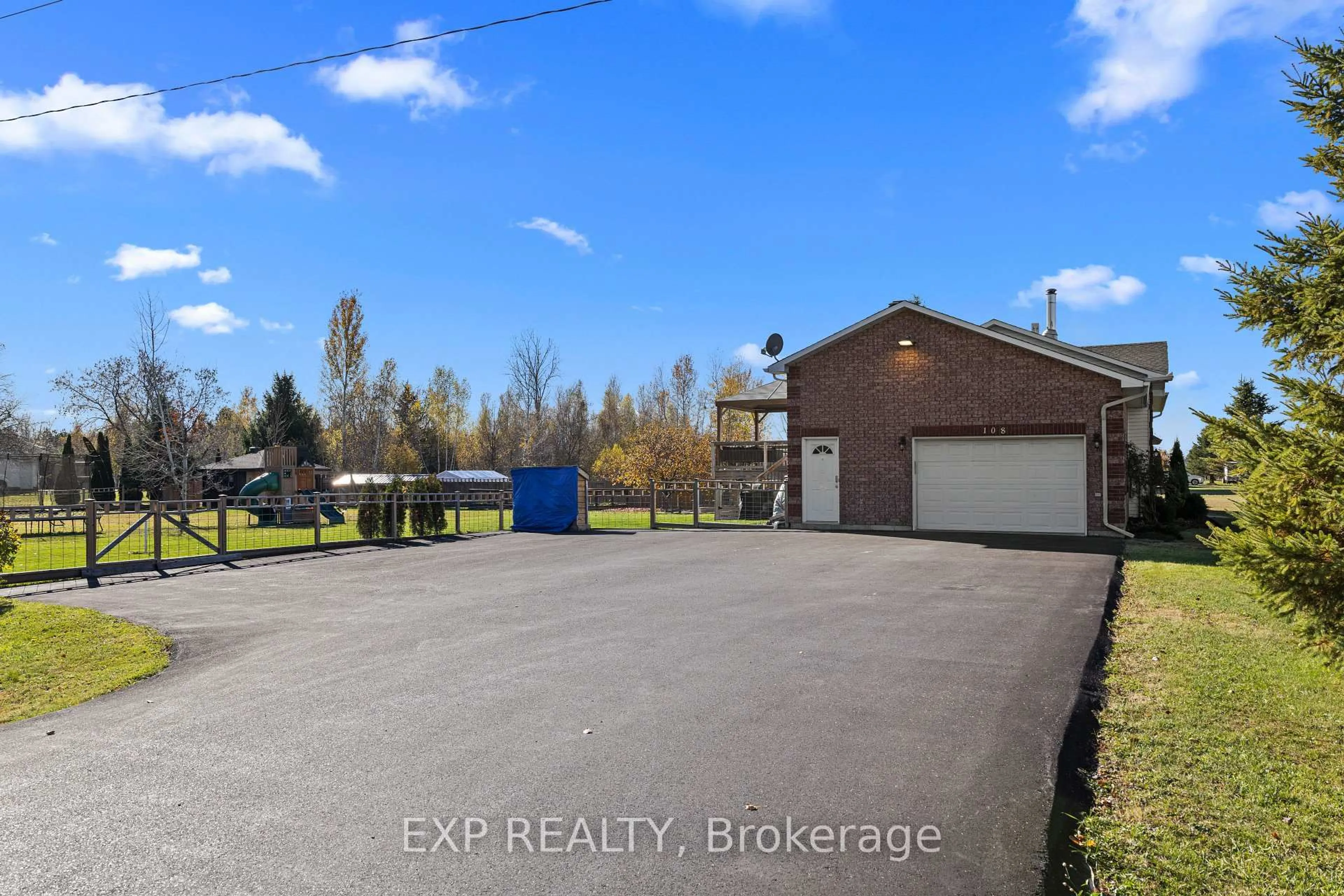 A pic from outside/outdoor area/front of a property/back of a property/a pic from drone, unknown for 108 St Thomas Rd, Russell Ontario K0A 3H0