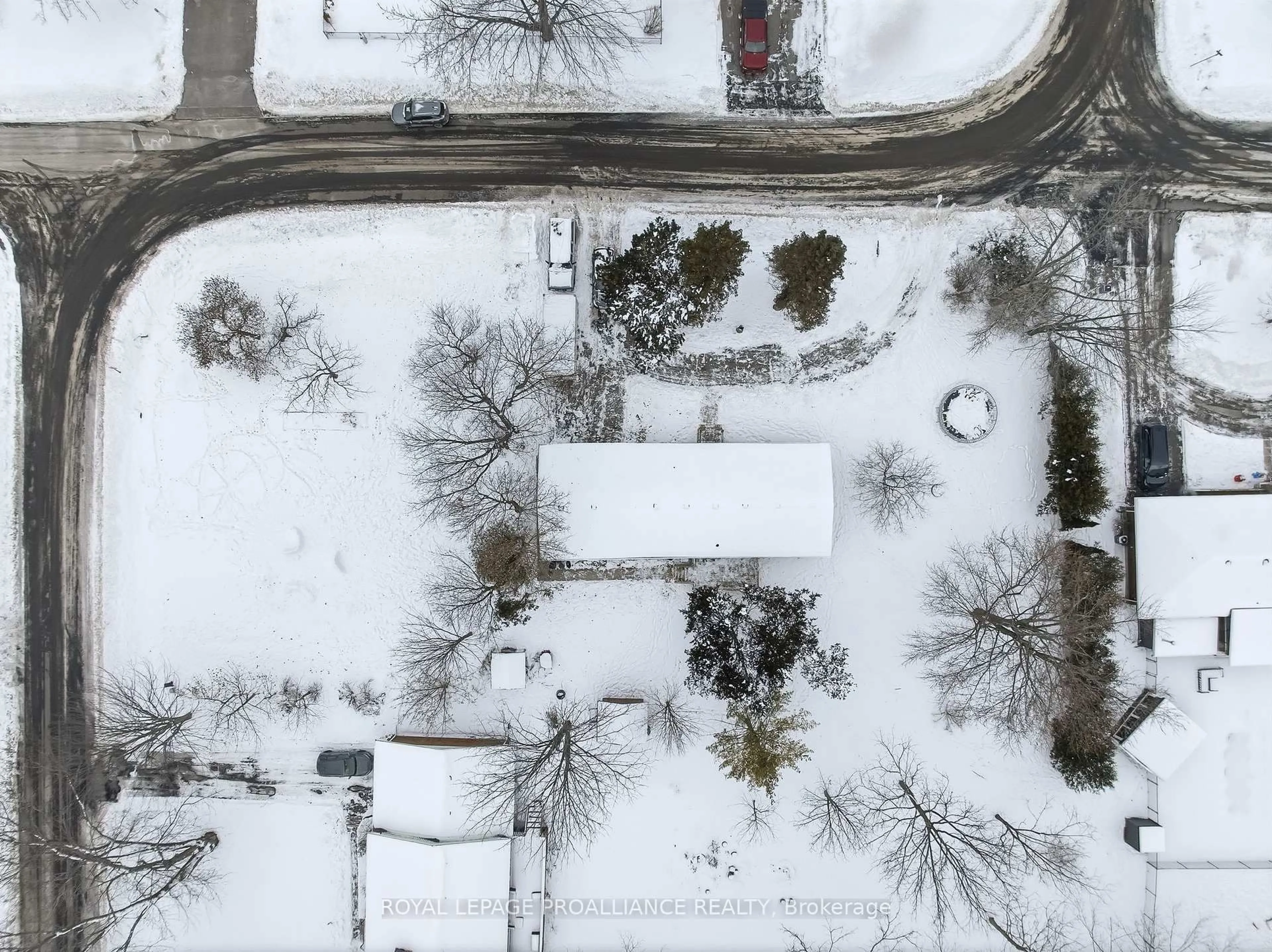 A pic from outside/outdoor area/front of a property/back of a property/a pic from drone, street for 17 Chrisval Ave, Trenton Ontario K8V 5P7