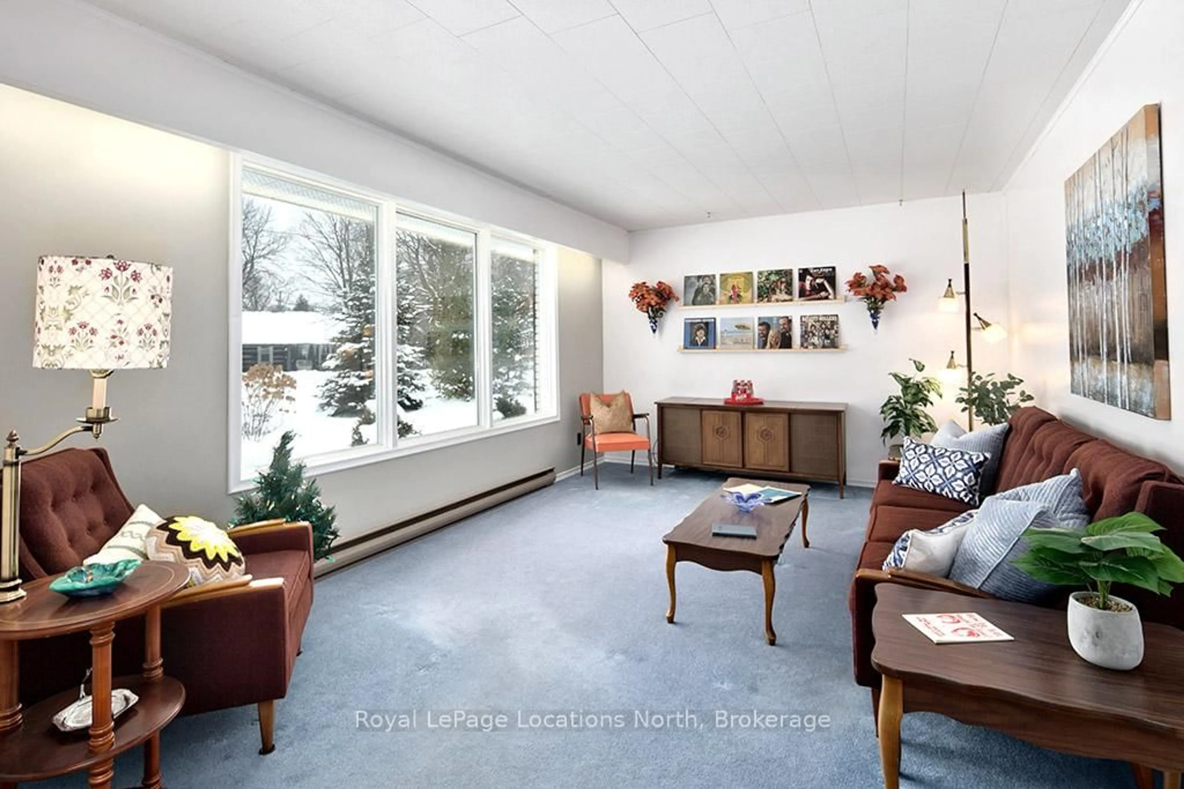 Living room with furniture, unknown for 138 Montgomery St, Meaford Ontario N4L 1C4