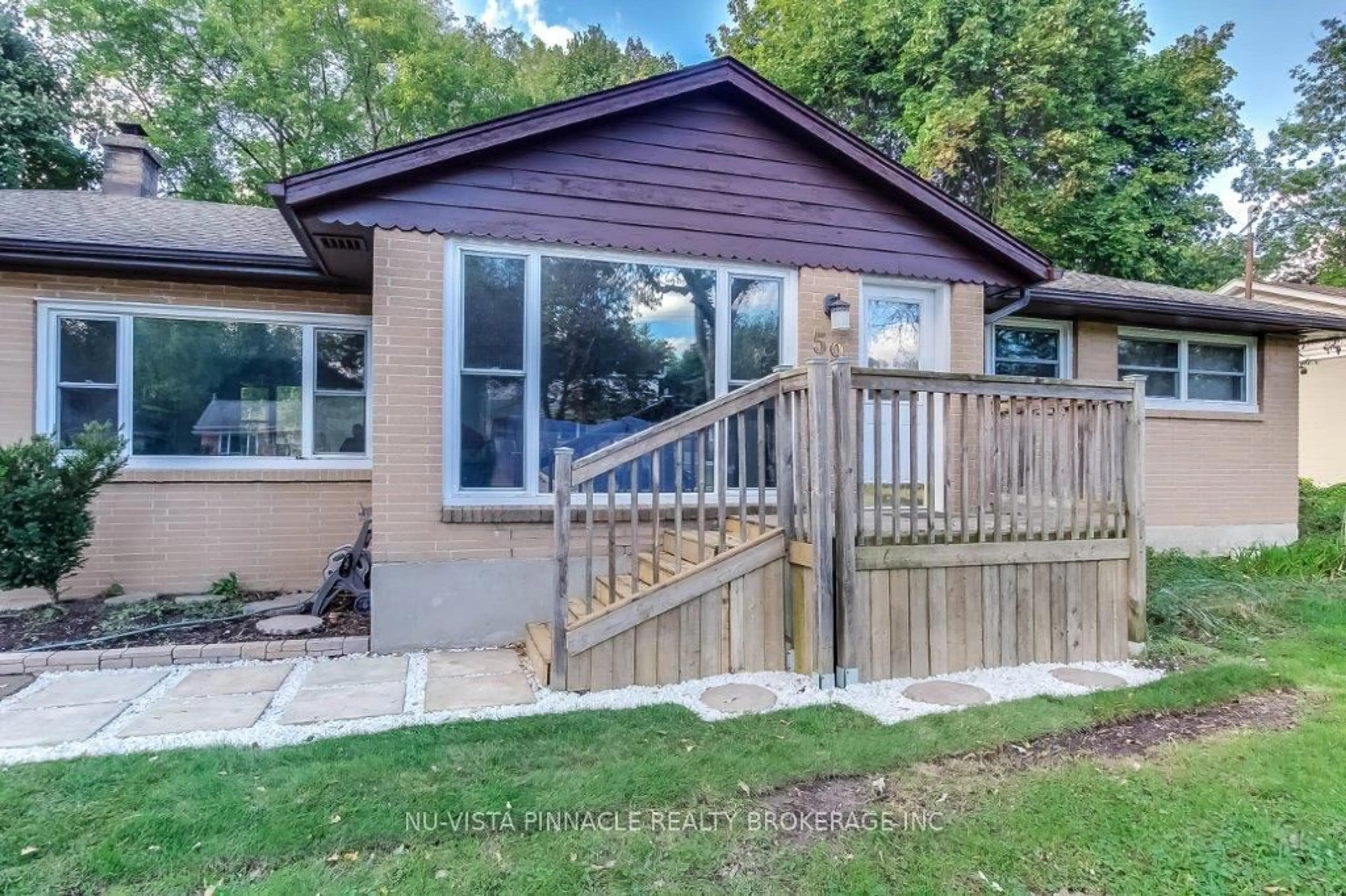 Home with vinyl exterior material, unknown for 59 Thorncrest Cres, London South Ontario N6J 1K4