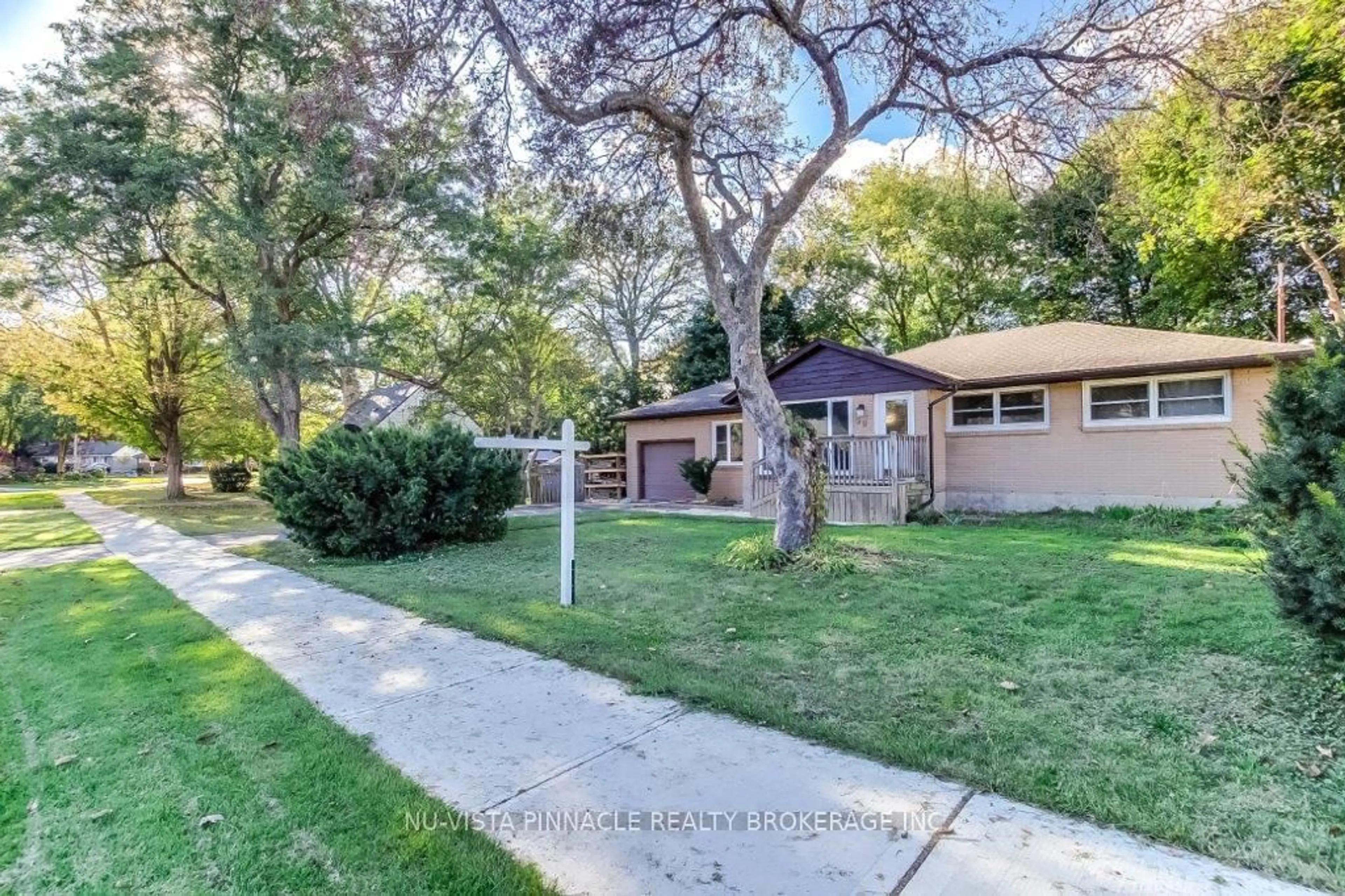 Unknown for 59 Thorncrest Cres, London South Ontario N6J 1K4