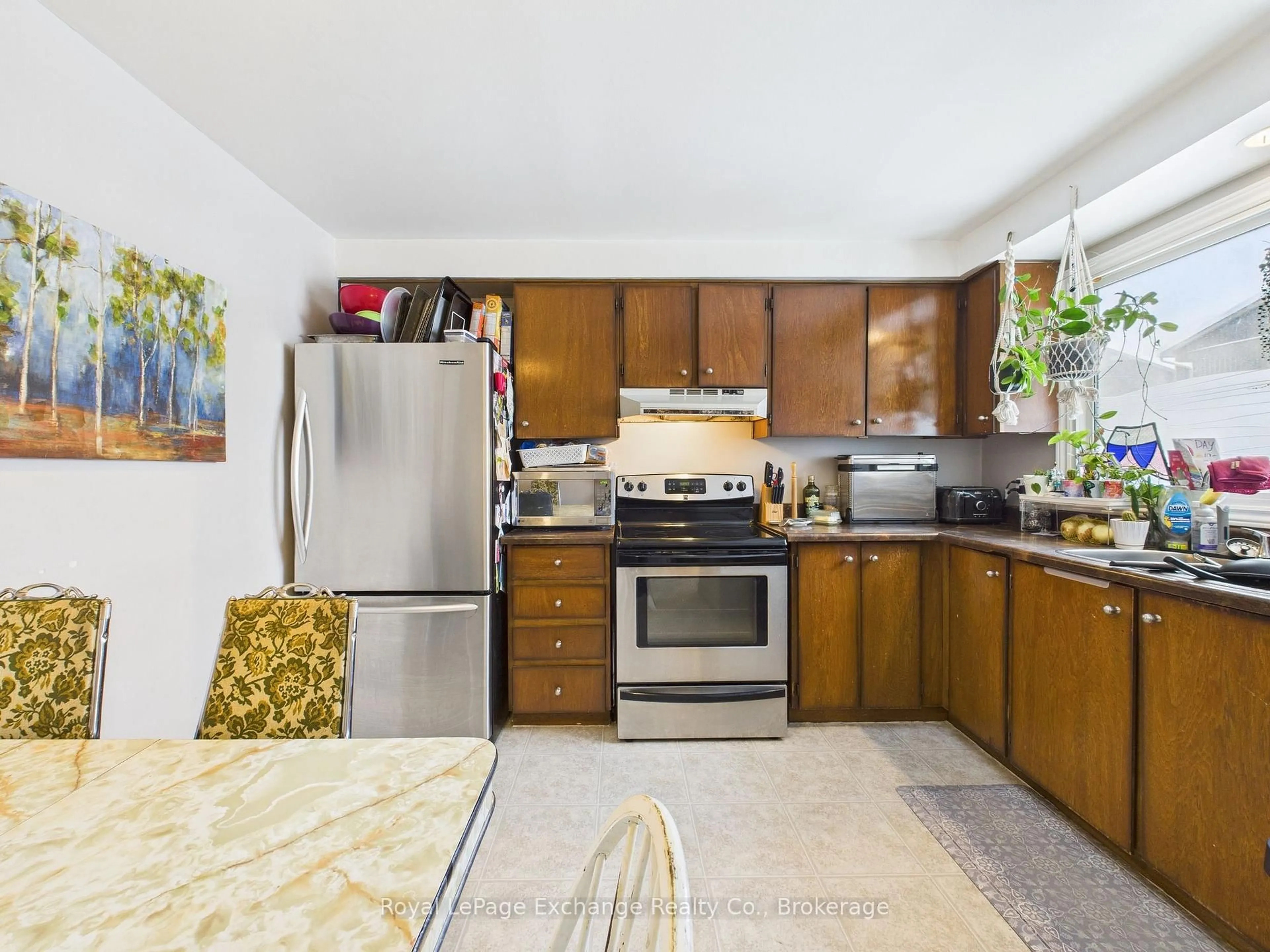 Standard kitchen, unknown for 850 Walsh St #16, Kincardine Ontario N2Z 1N8