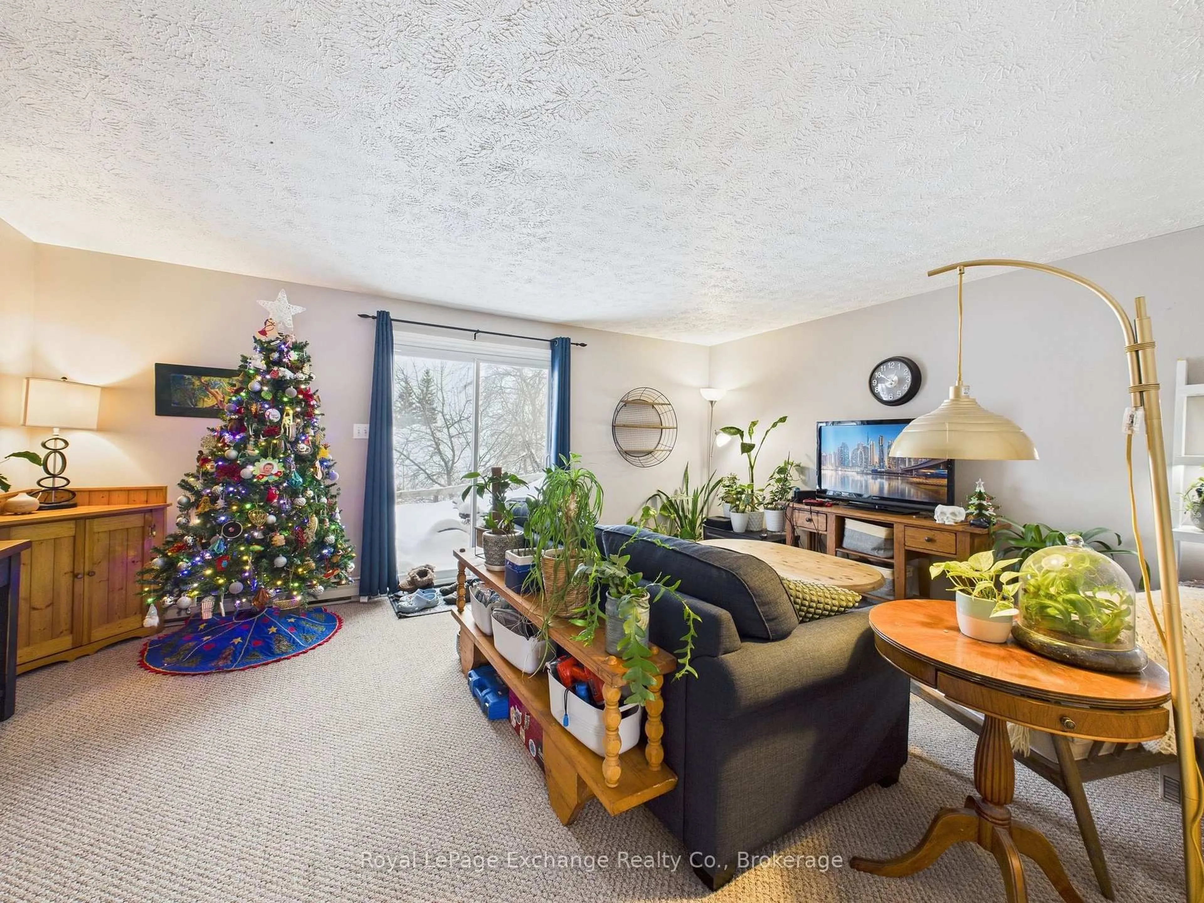 Living room with furniture, unknown for 850 Walsh St #16, Kincardine Ontario N2Z 1N8