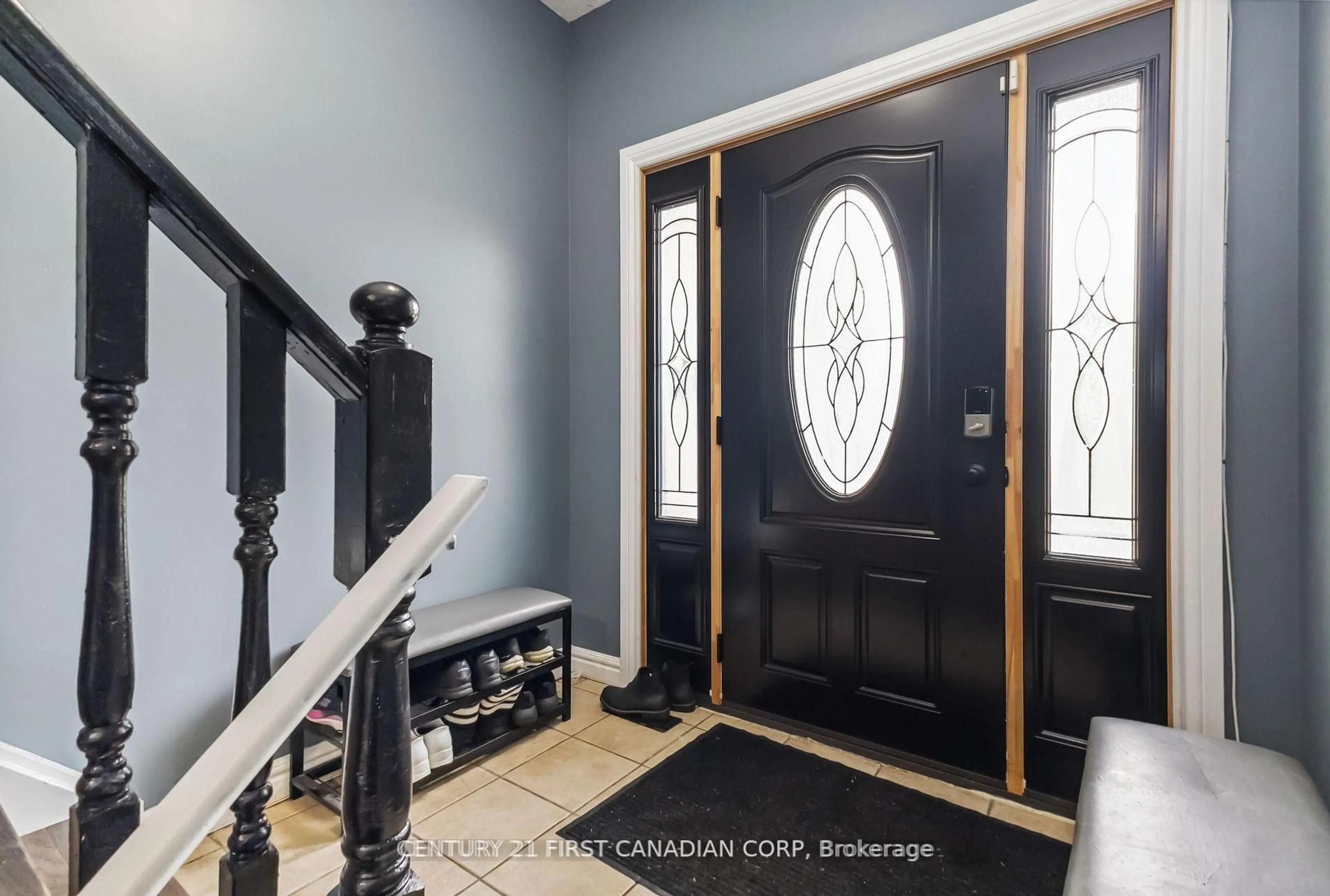 Indoor entryway for 61 TANNER Dr, London East Ontario N5W 6B6