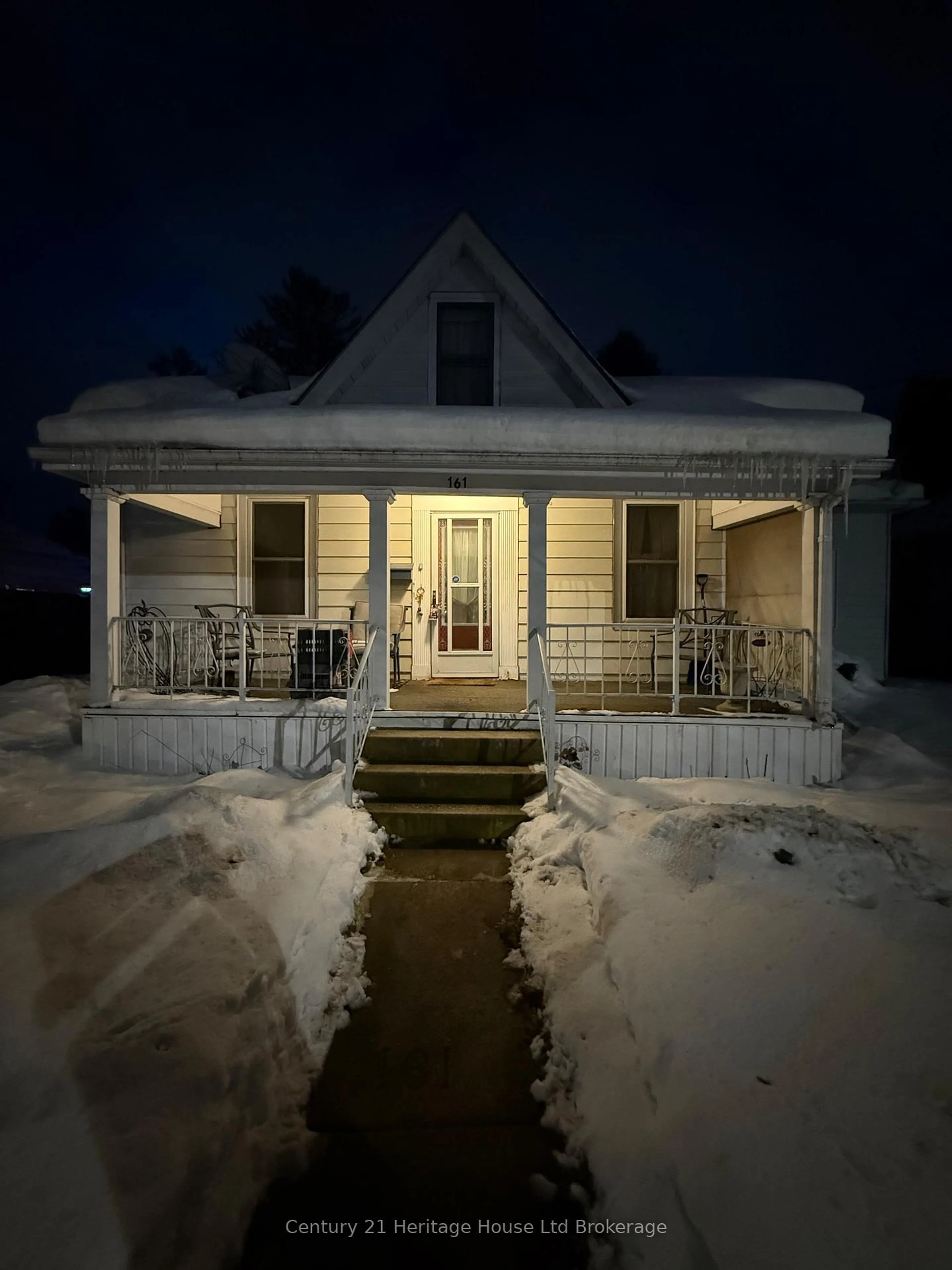 Unknown for 161 Sydenham St, Woodstock Ontario N4S 7B7