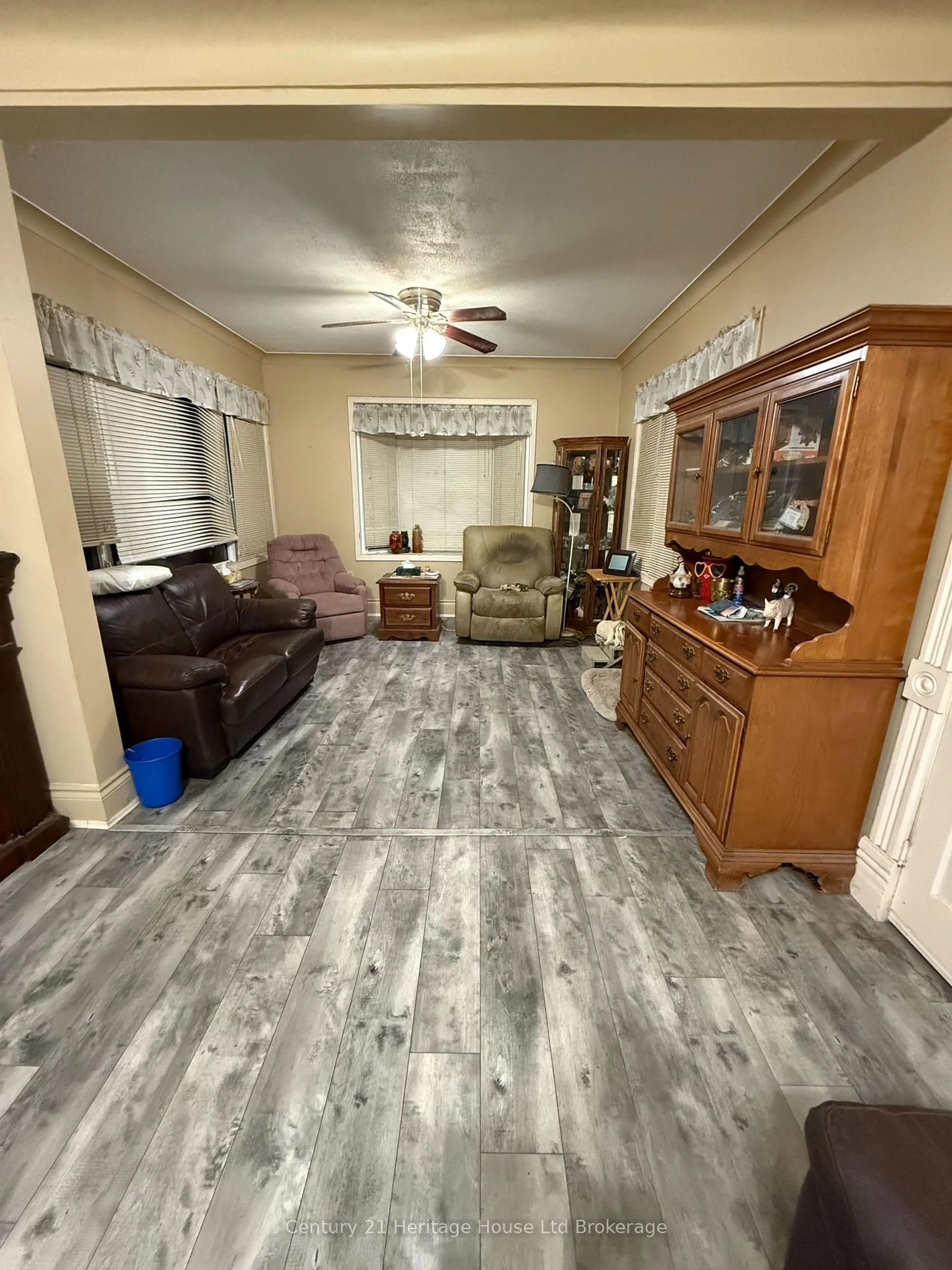 A pic of a room for 161 Sydenham St, Woodstock Ontario N4S 7B7