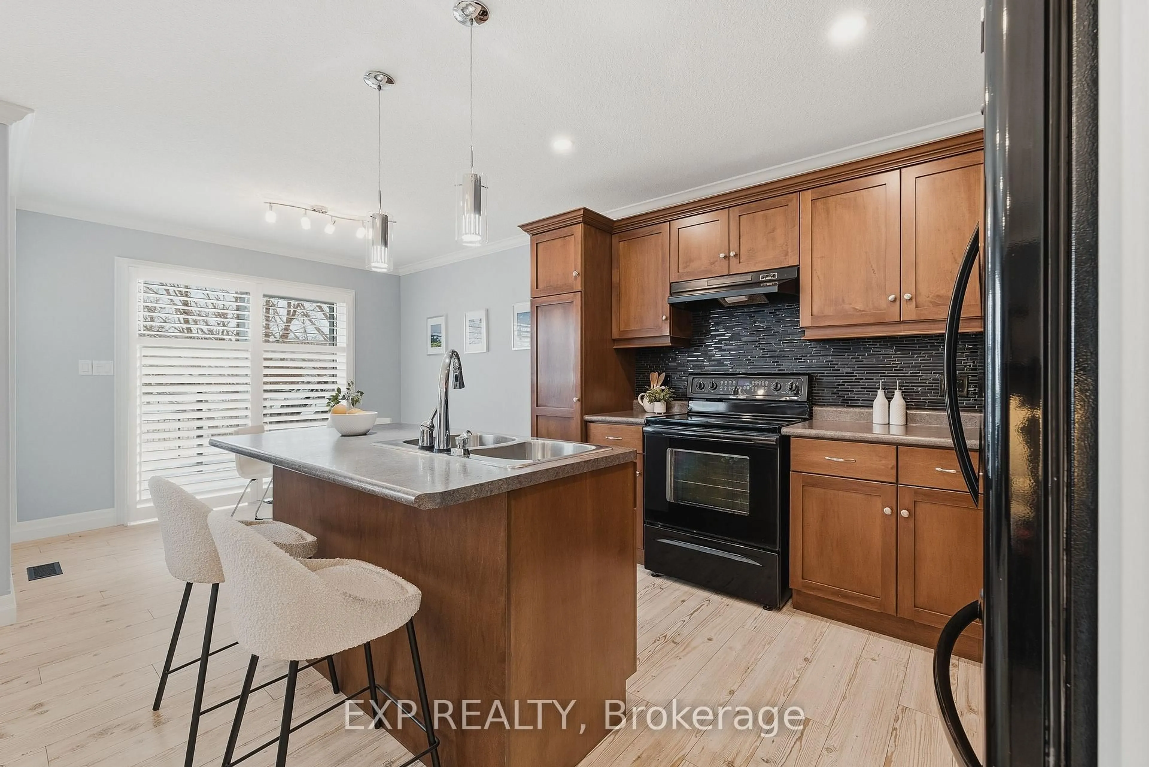 Open concept kitchen, ceramic/tile floor for 172 Porchlight Dr, Woolwich Ontario N3B 0A3