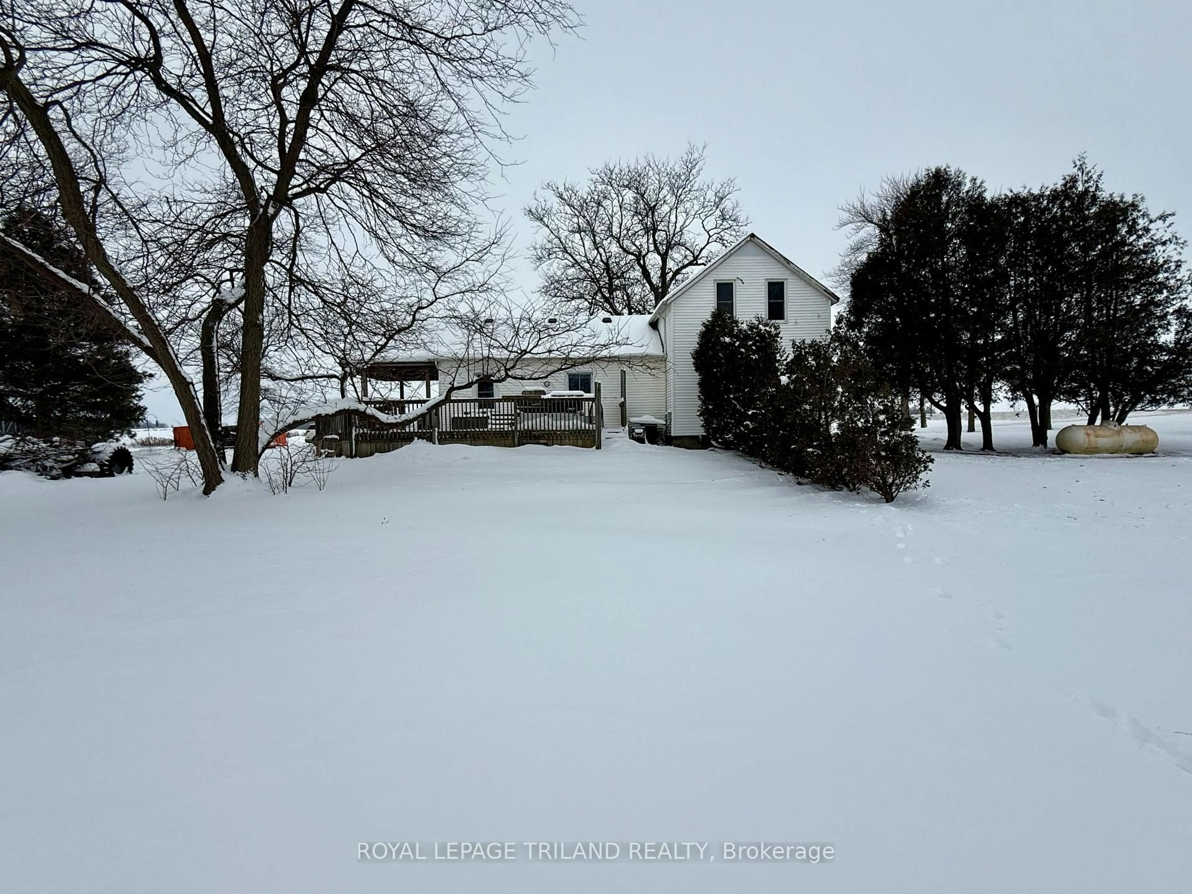 A pic from outside/outdoor area/front of a property/back of a property/a pic from drone, unknown for 29800 Centre Rd, Adelaide Metcalfe Ontario N7G 3H7