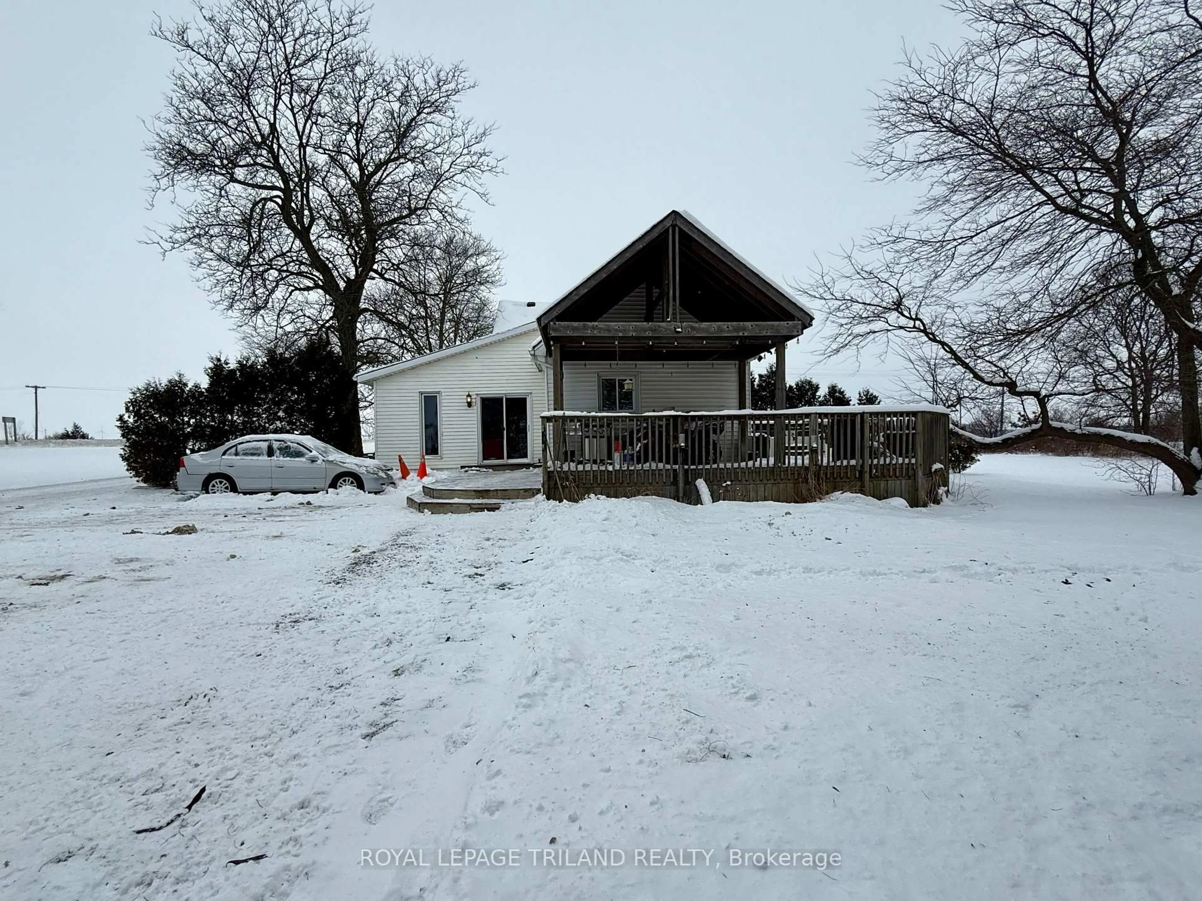A pic from outside/outdoor area/front of a property/back of a property/a pic from drone, unknown for 29800 Centre Rd, Adelaide Metcalfe Ontario N7G 3H7