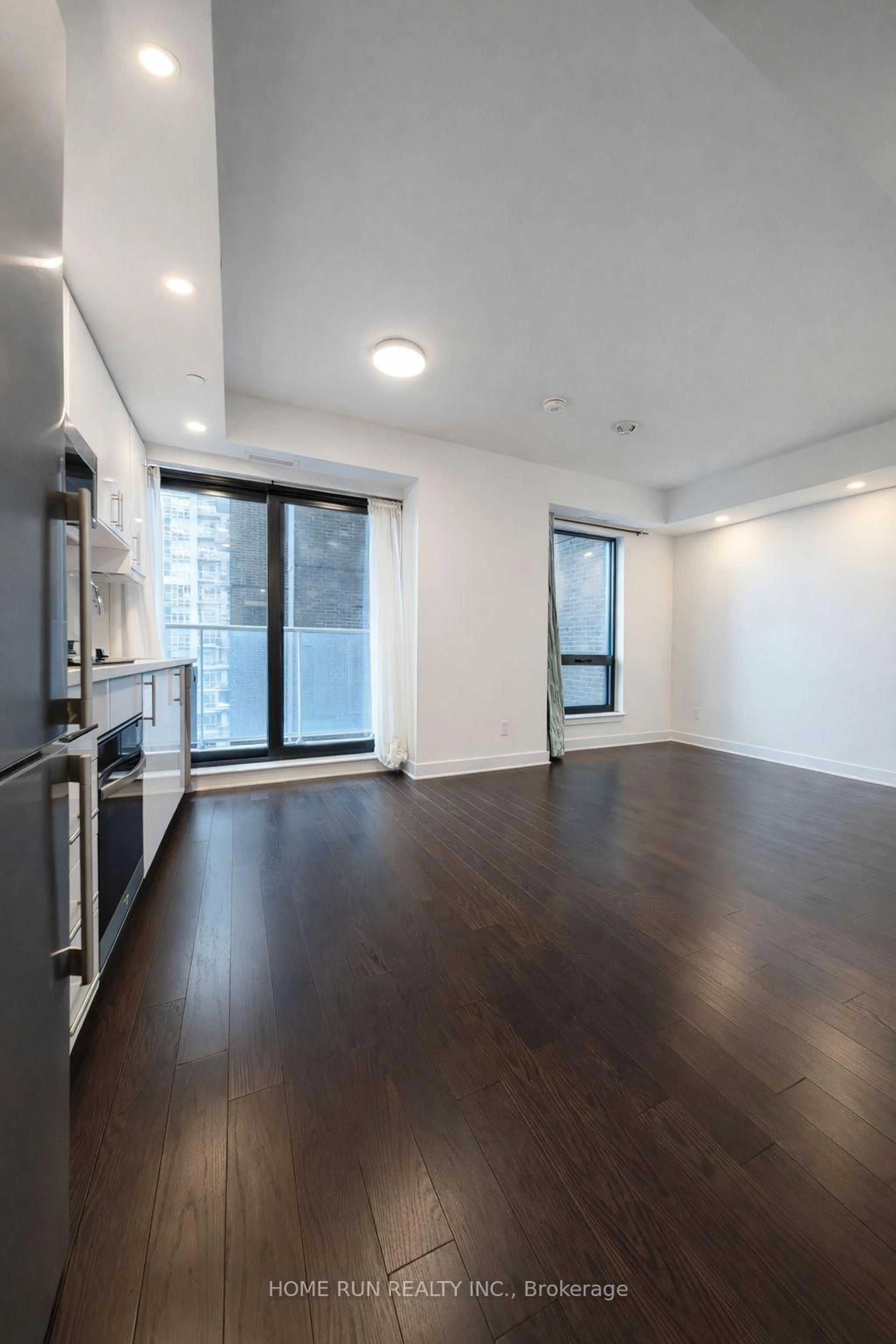 A pic of a room for 180 George St #1411, Ottawa Ontario K1N 0G8