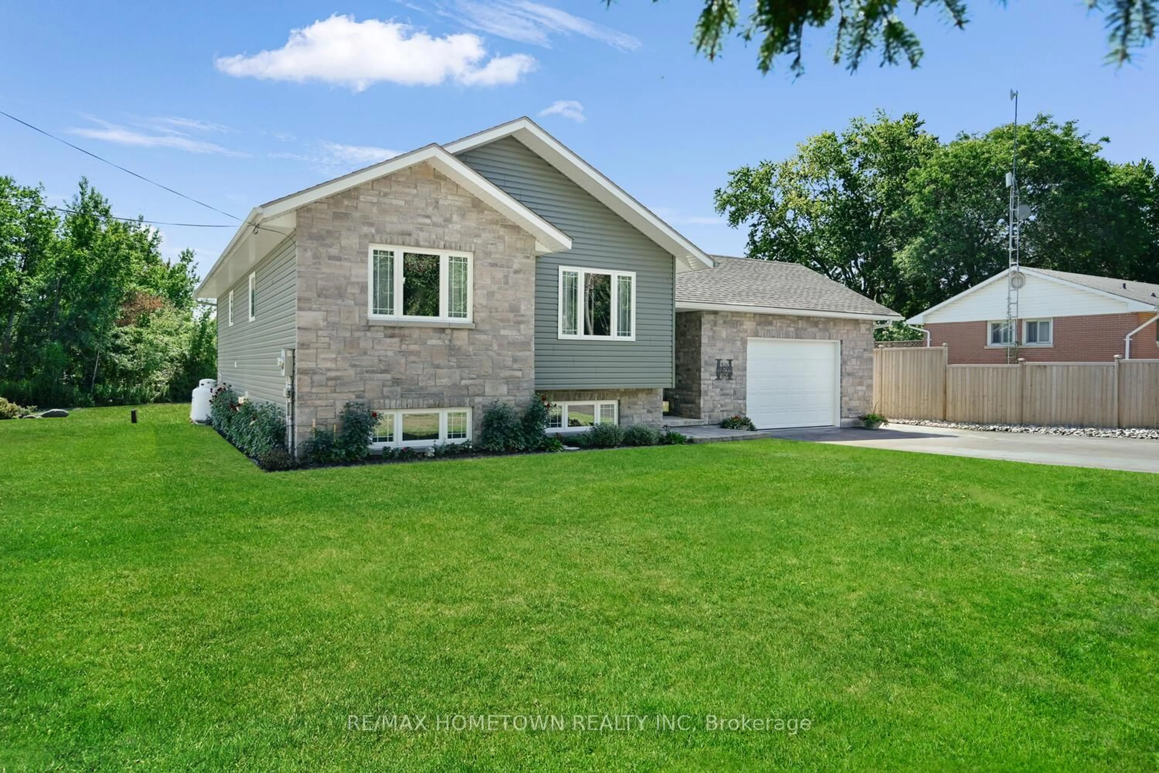 Home with brick exterior material, street for 2915 2nd Concession, Elizabethtown-Kitley Ontario K6V 5T1