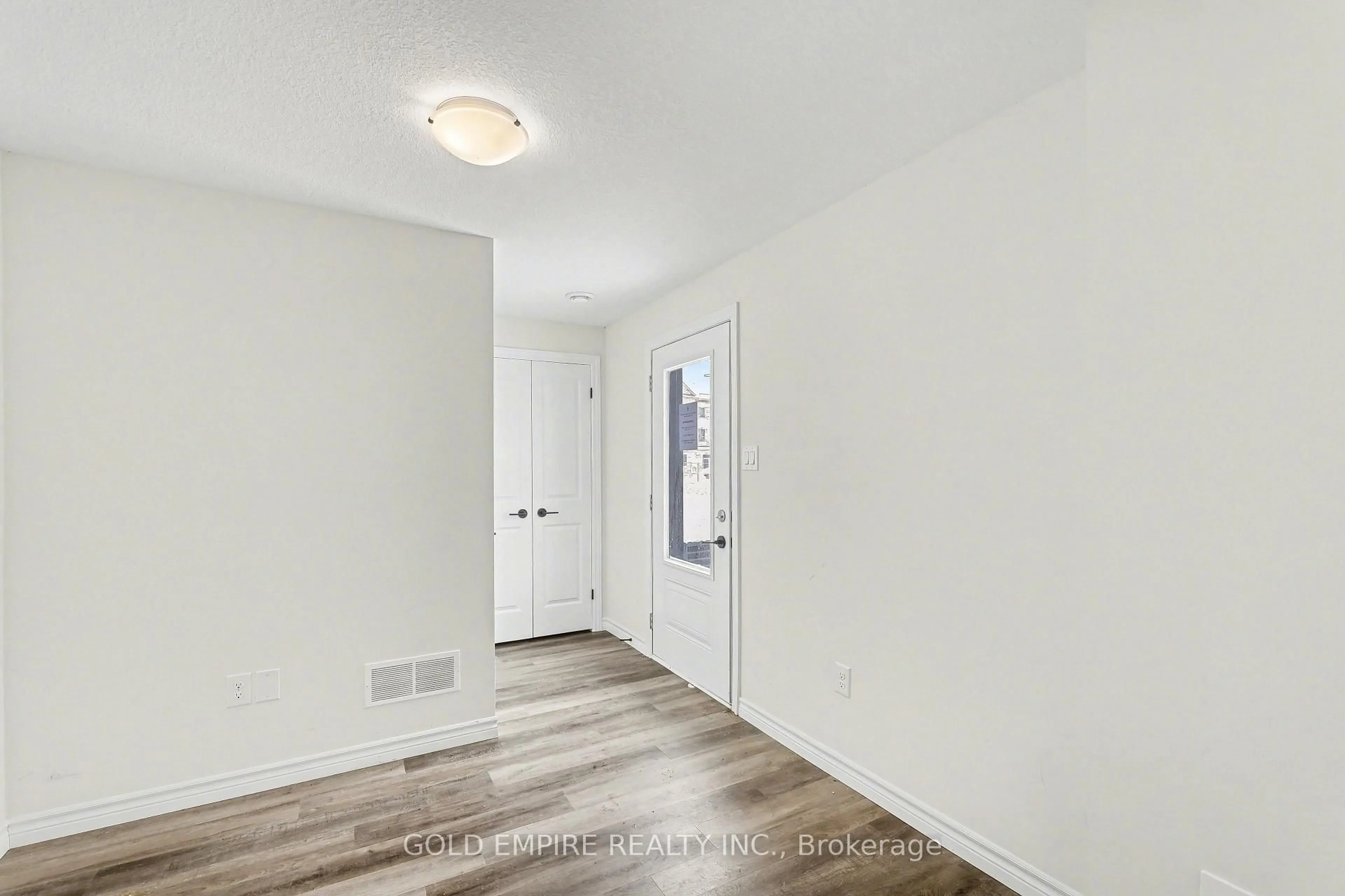 A pic of a room for 373 Callaway Rd, London North Ontario N6G 2N1