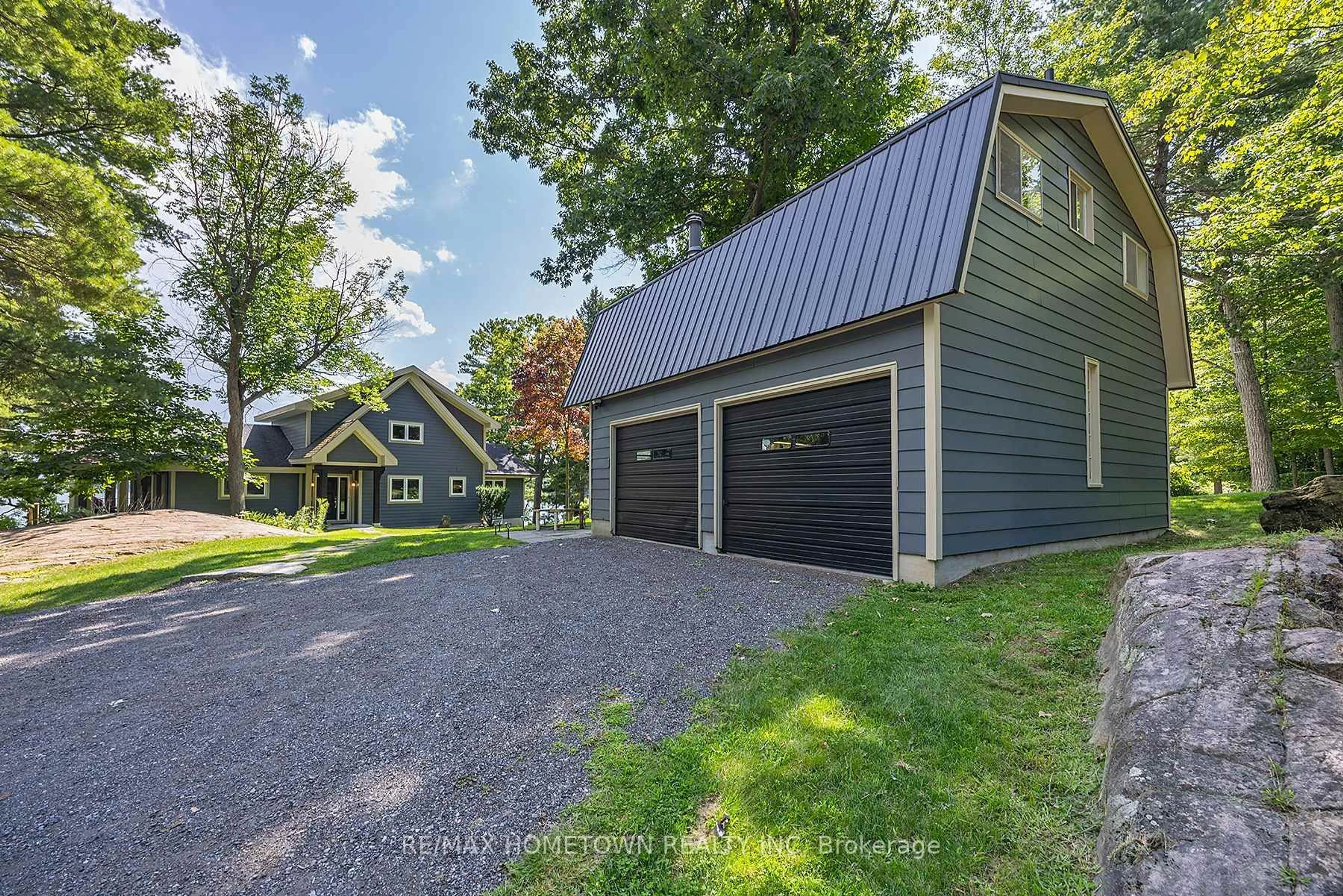 Indoor garage for 41 RIVERVIEW Dr, Leeds and the Thousand Islands Ontario K0E 1V0