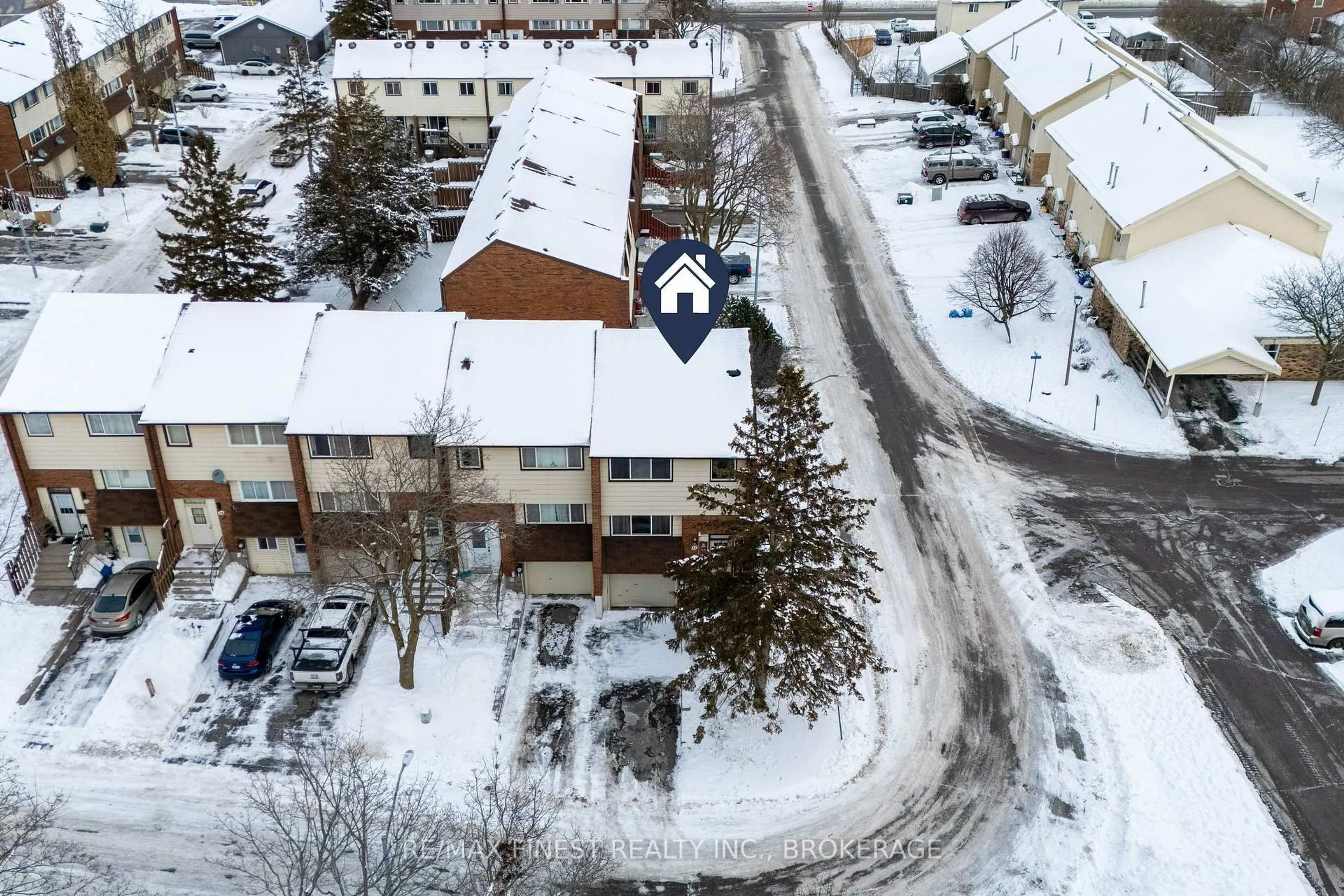 A pic from outside/outdoor area/front of a property/back of a property/a pic from drone, street for 37 Meadow Lane, Greater Napanee Ontario K7R 3R8