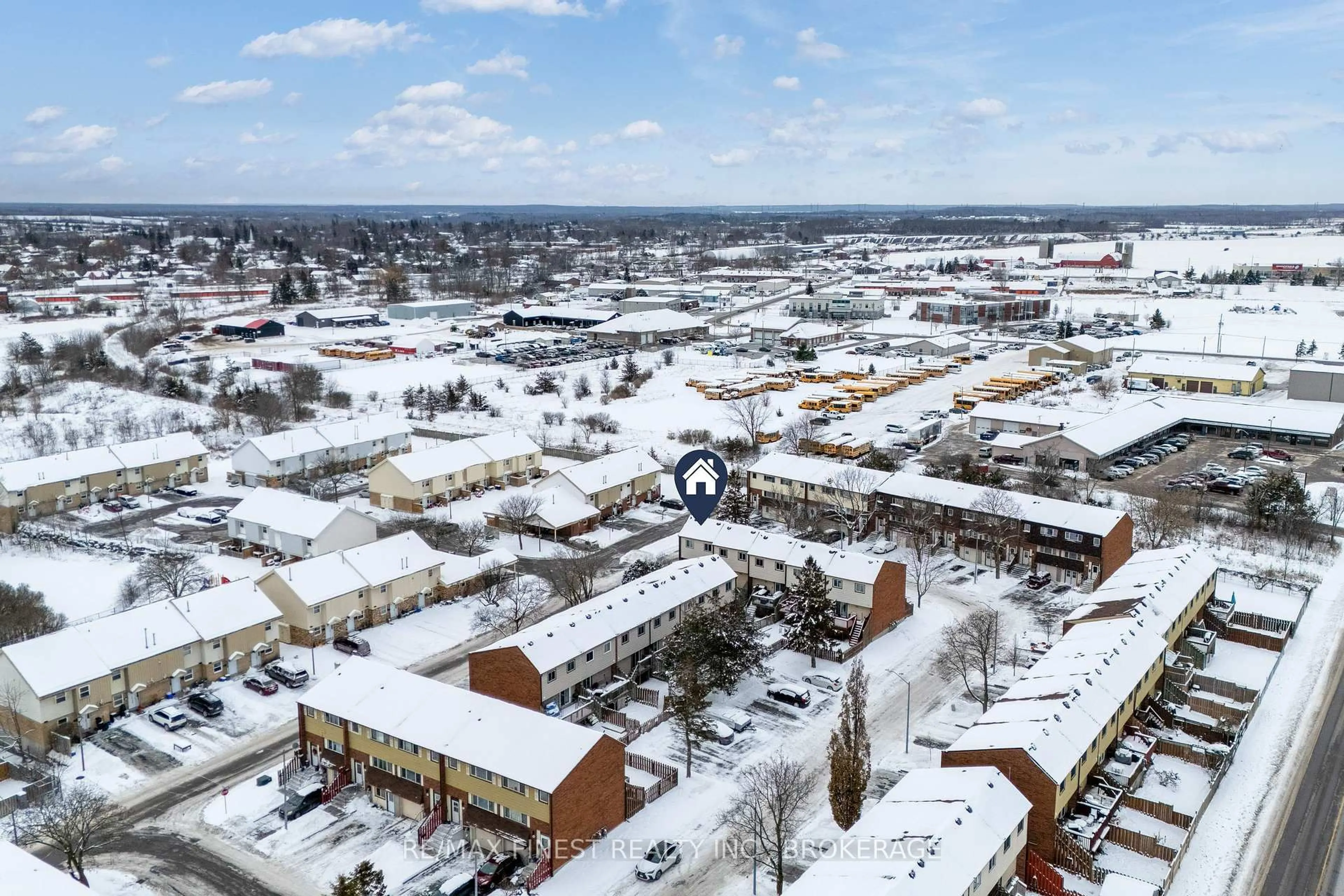 A pic from outside/outdoor area/front of a property/back of a property/a pic from drone, unknown for 37 Meadow Lane, Greater Napanee Ontario K7R 3R8